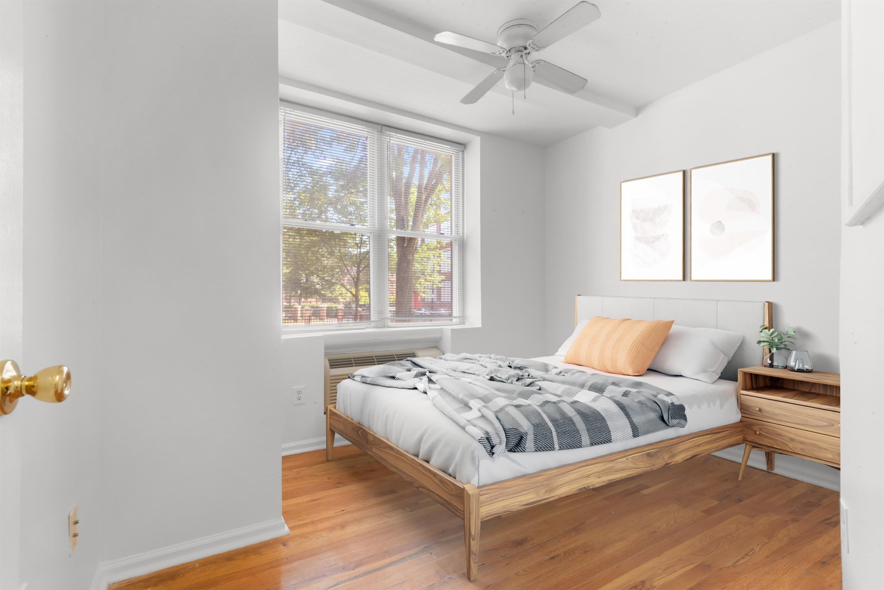 734 ADAMS ST – photo 3
