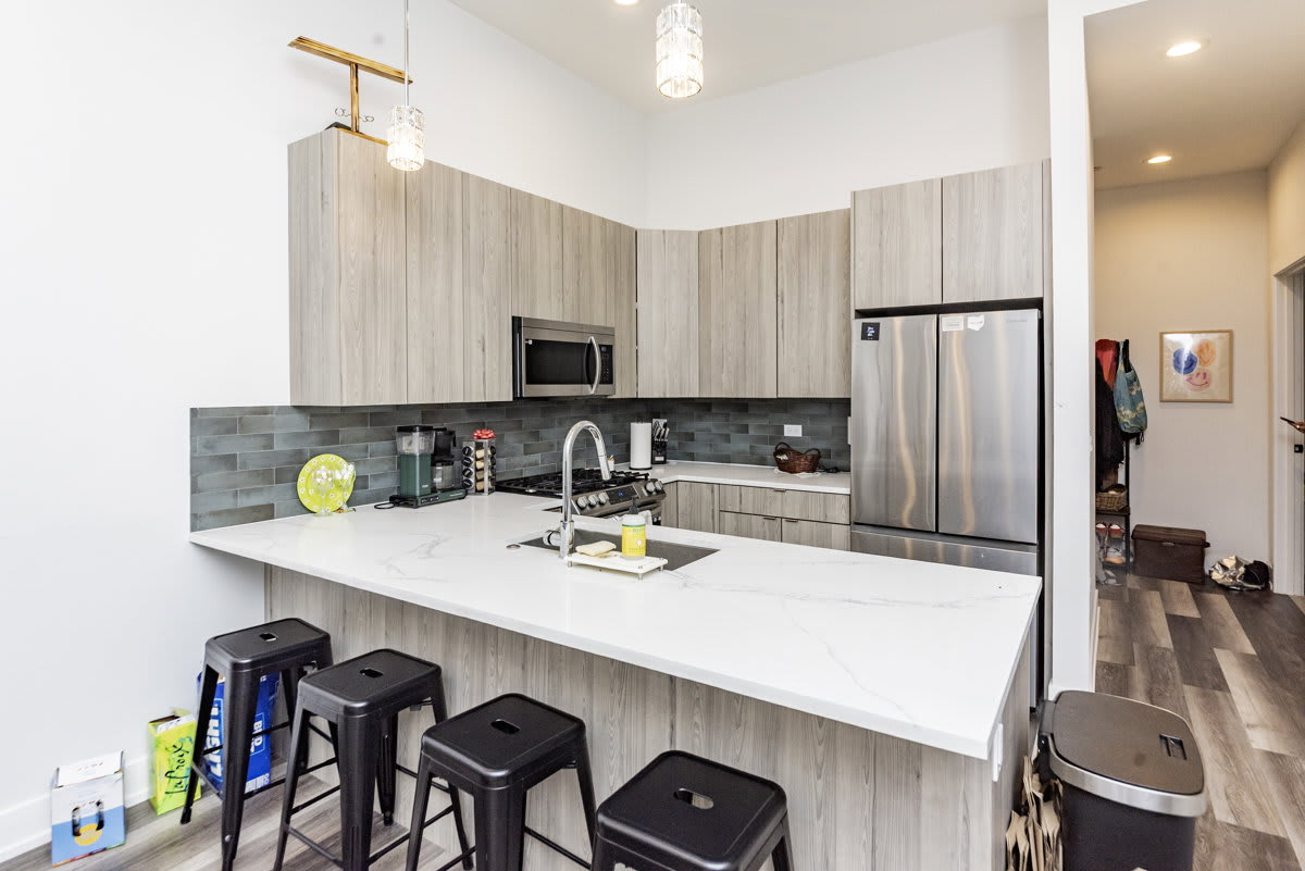 2317 North Clark Street – photo 2