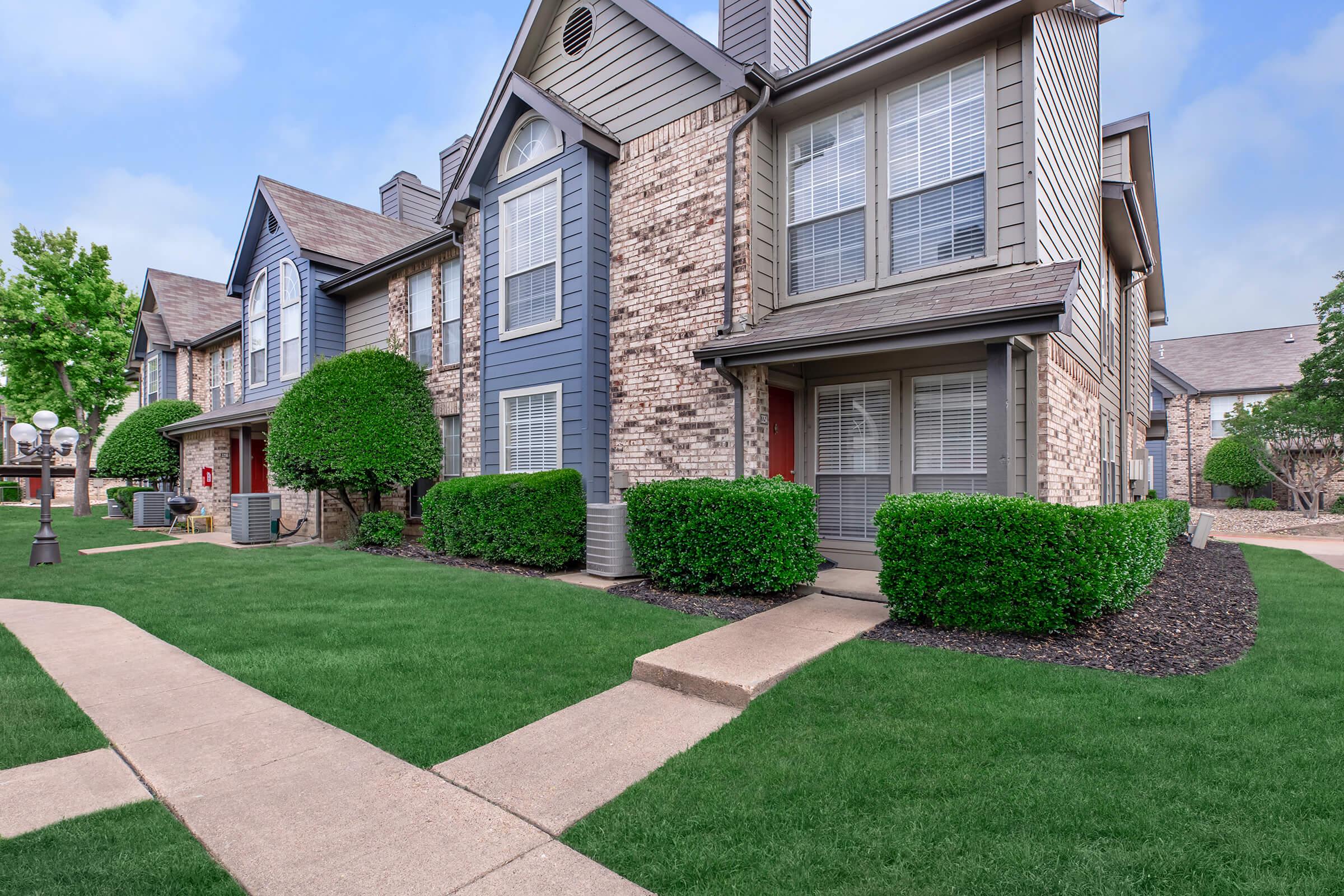 Plano Park Townhomes – photo 2