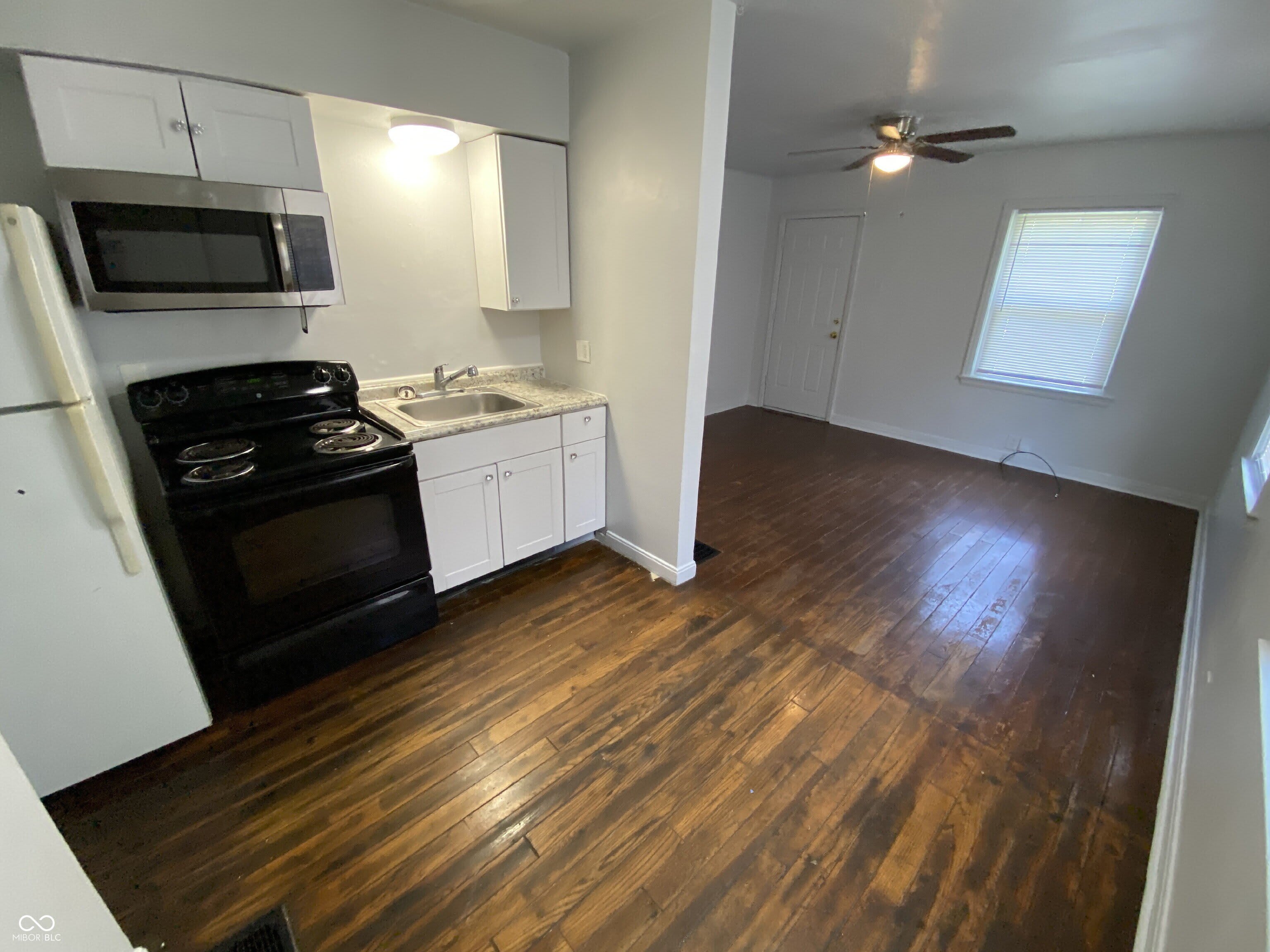 623 N Tibbs Avenue – photo 5