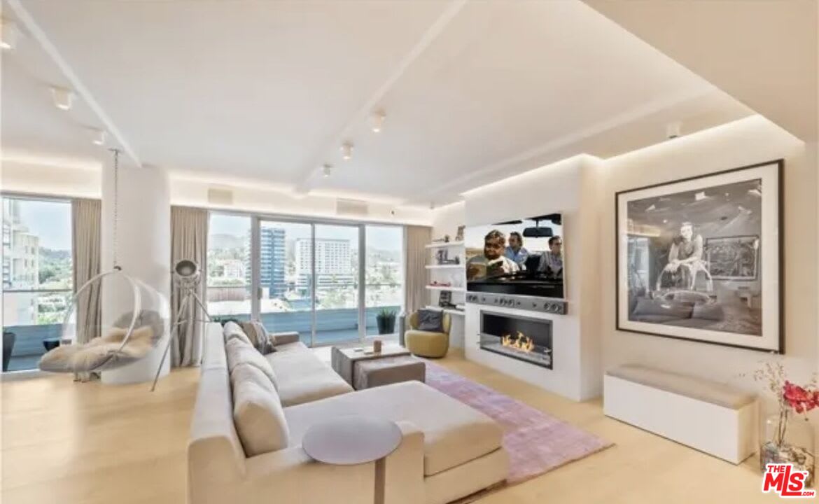 6250 Hollywood Boulevard – photo 3