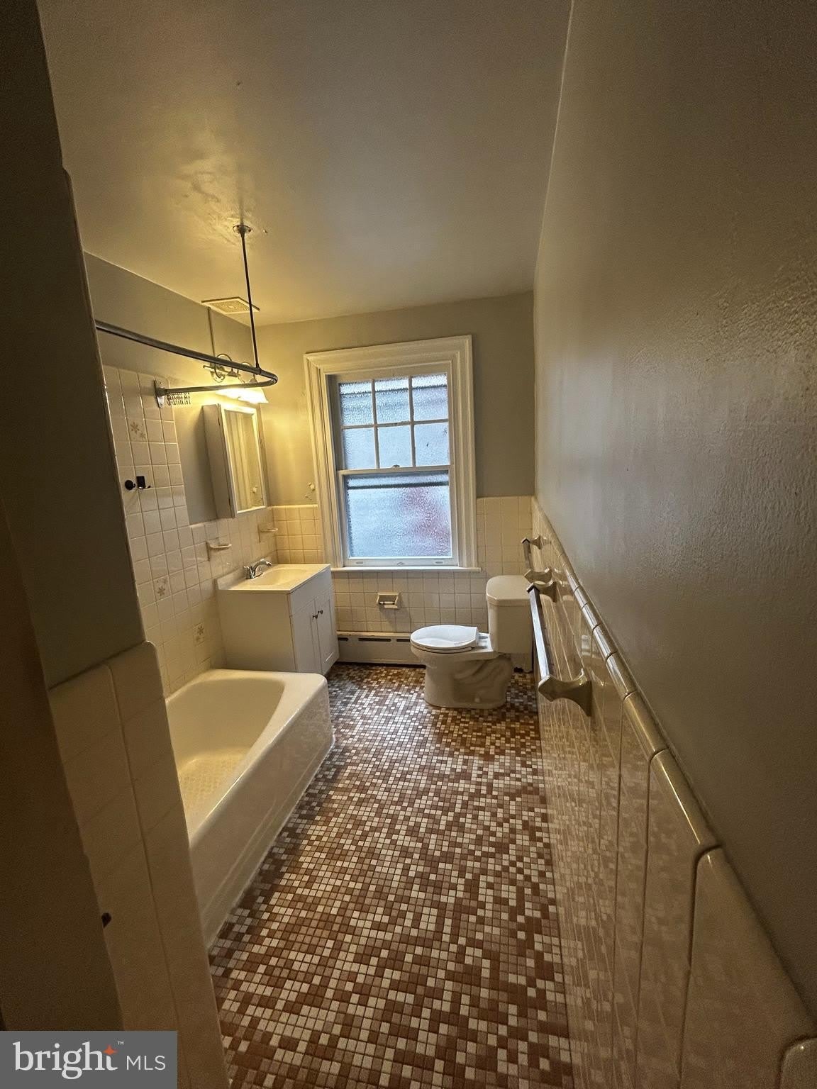 237 HAVERFORD Avenue – photo 4