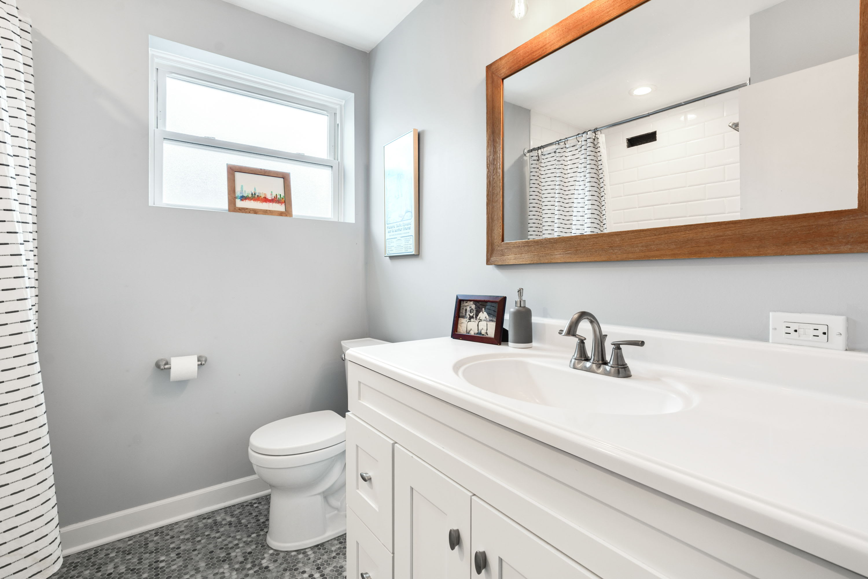 5754 N Christiana Ave – photo 4