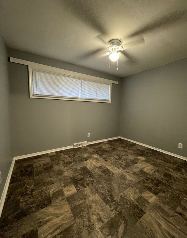 534 Camrose Dr – photo 5