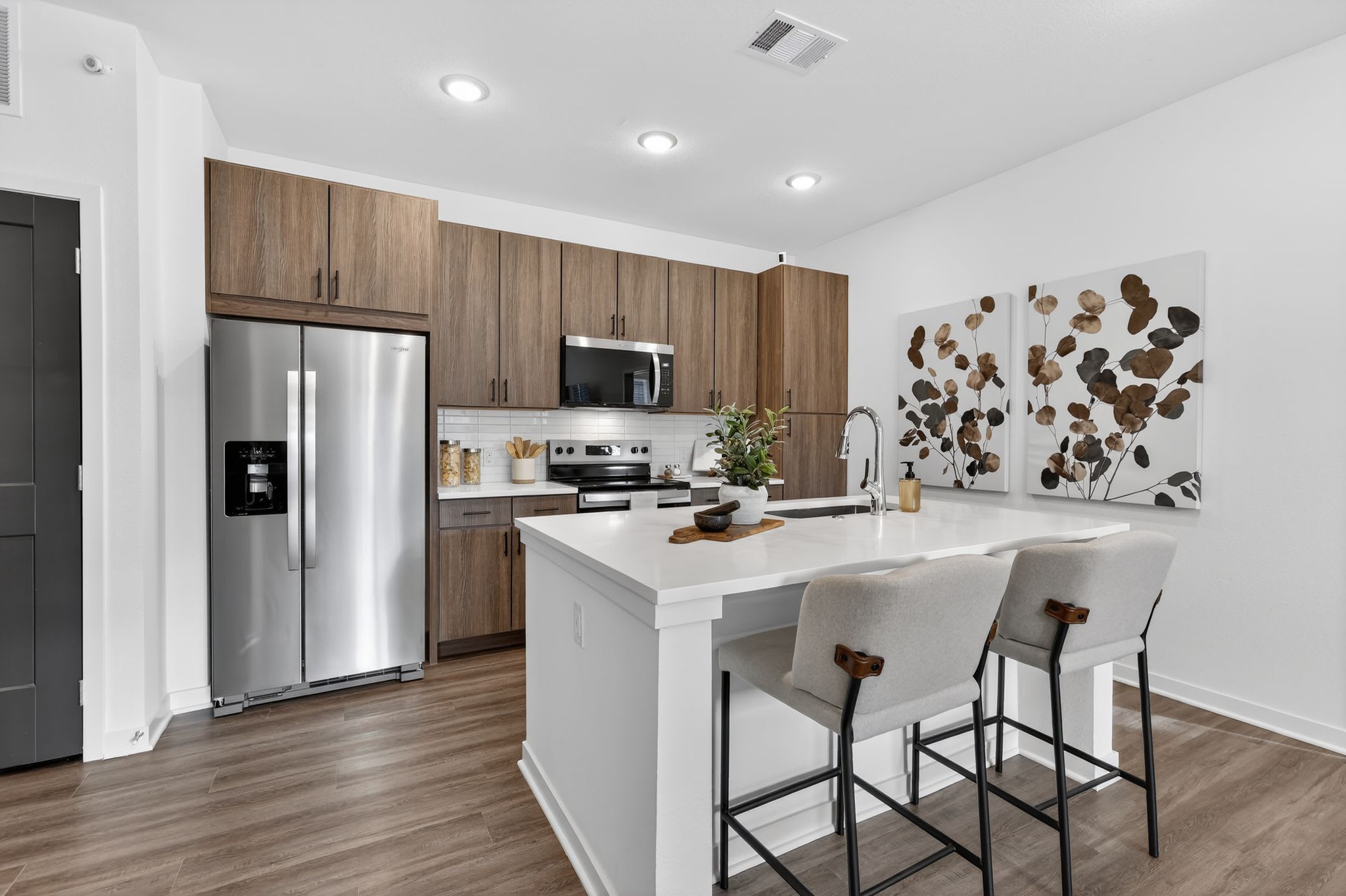 Switch Luxury Living – photo 4