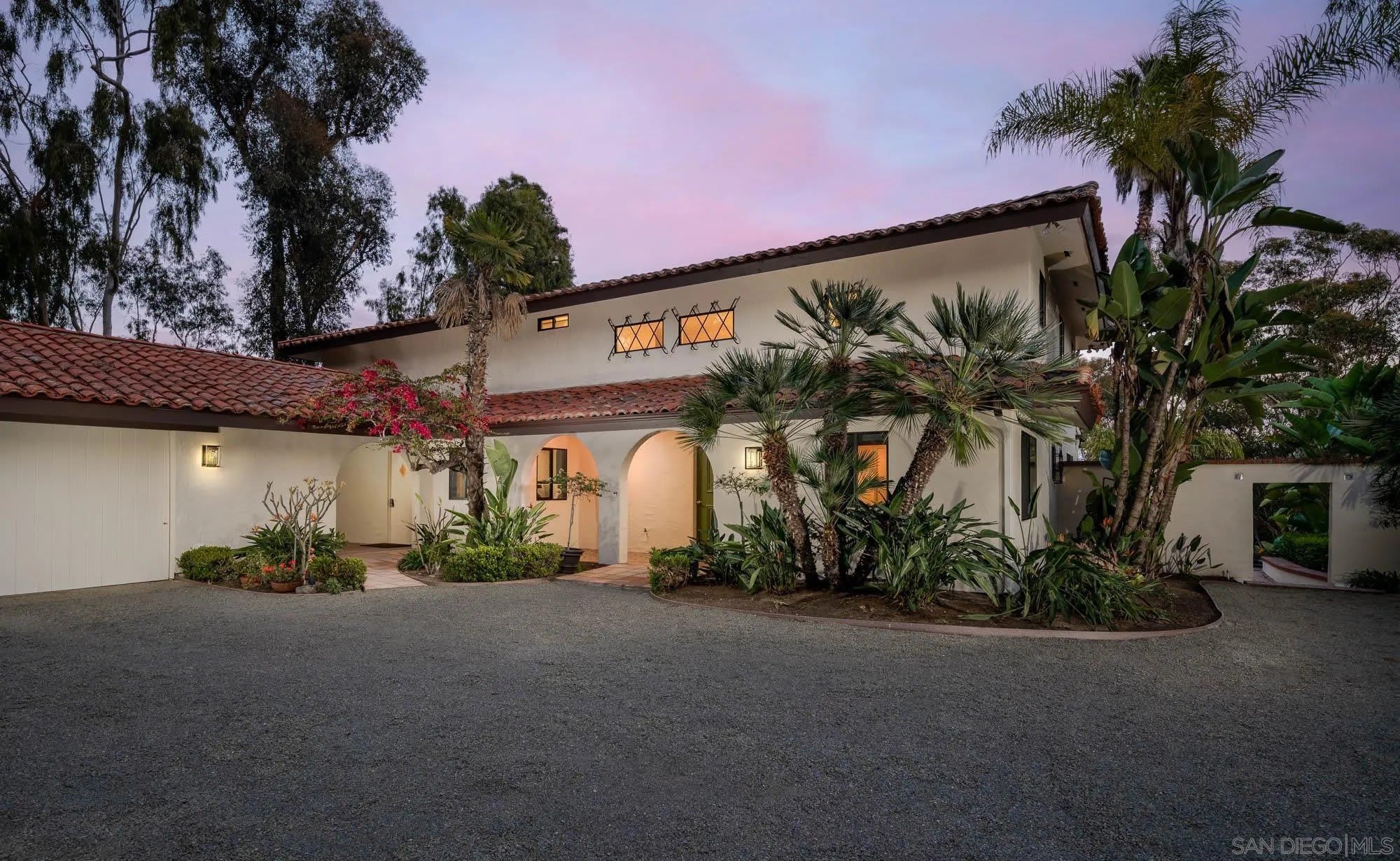 5406 Las Palomas – photo 1