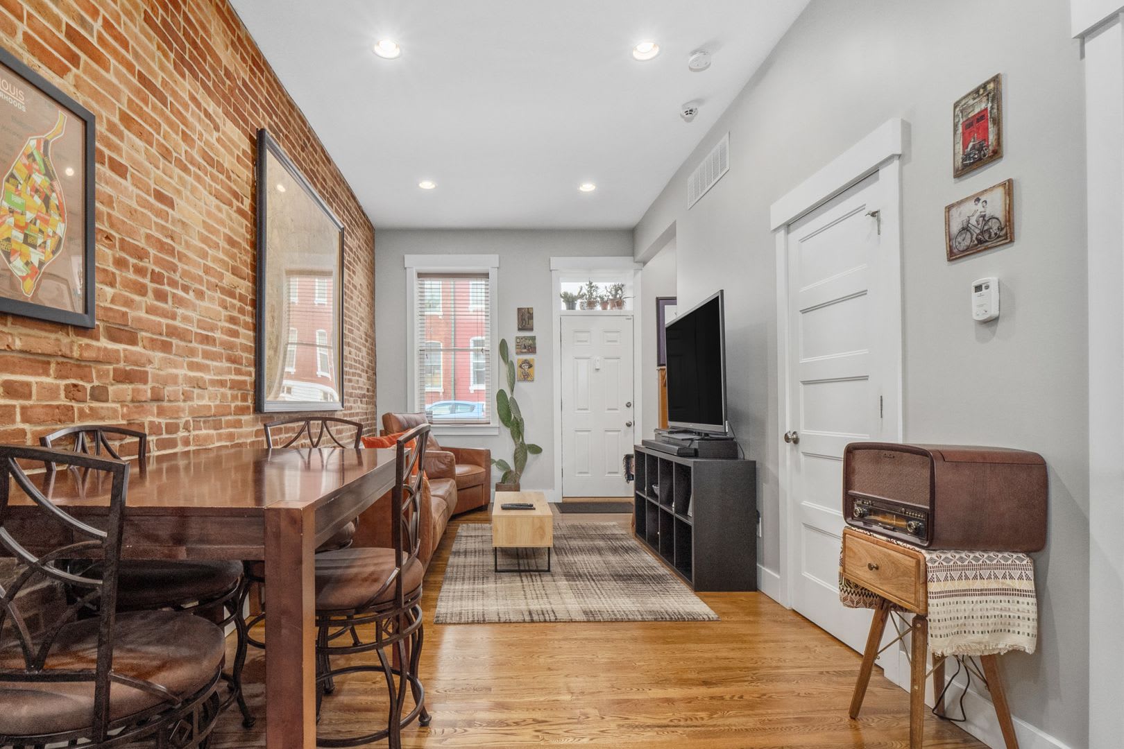 A Tall Glass of Soulard! 2.5BR/2.5Bath! – photo 5