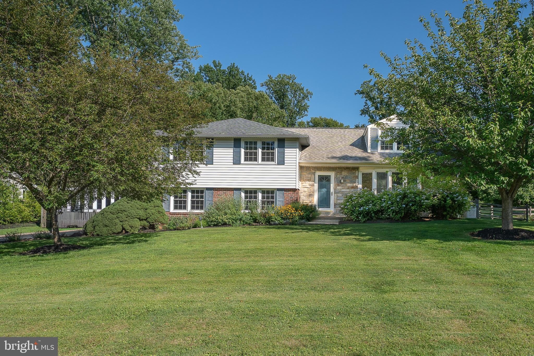 37 MEADOWS Lane – photo 1