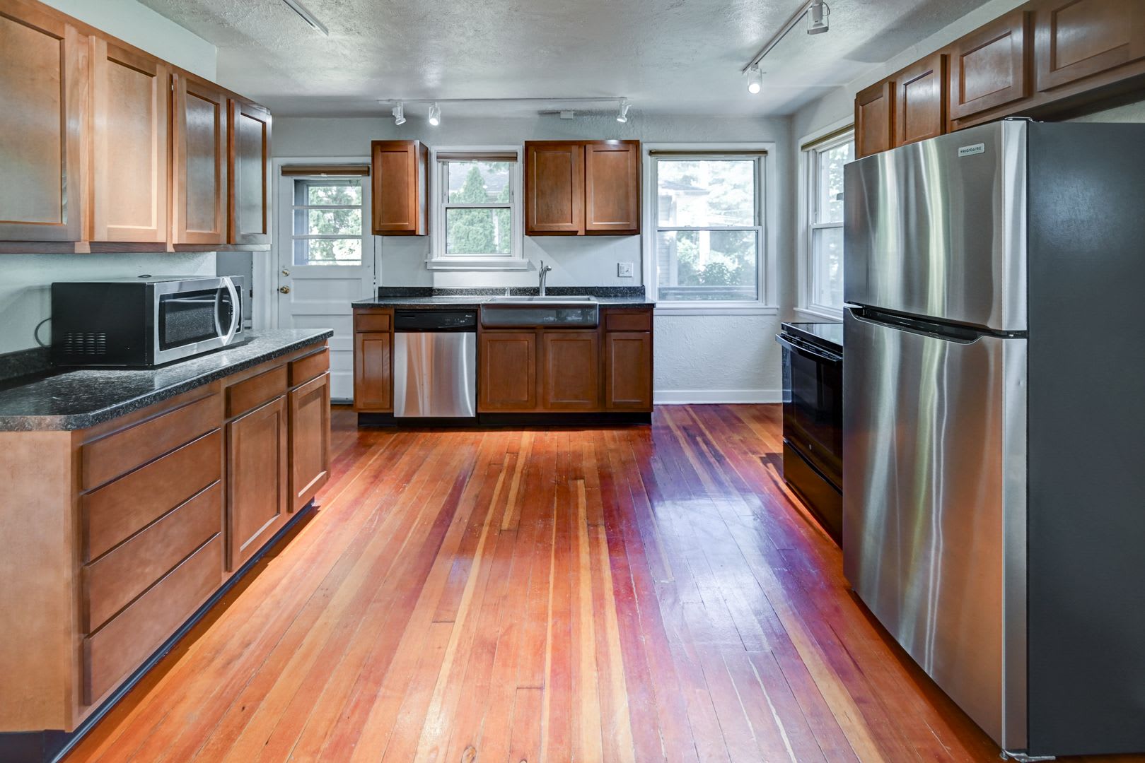 Charming 2-bed/1-bath Steps From Lake Monona – photo 2