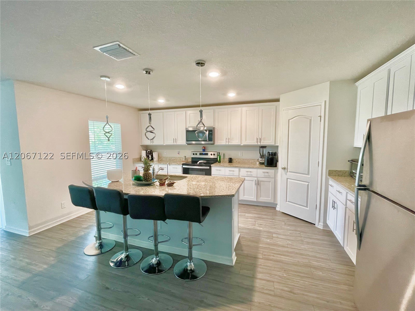 3902 SW Brunswick St – photo 4
