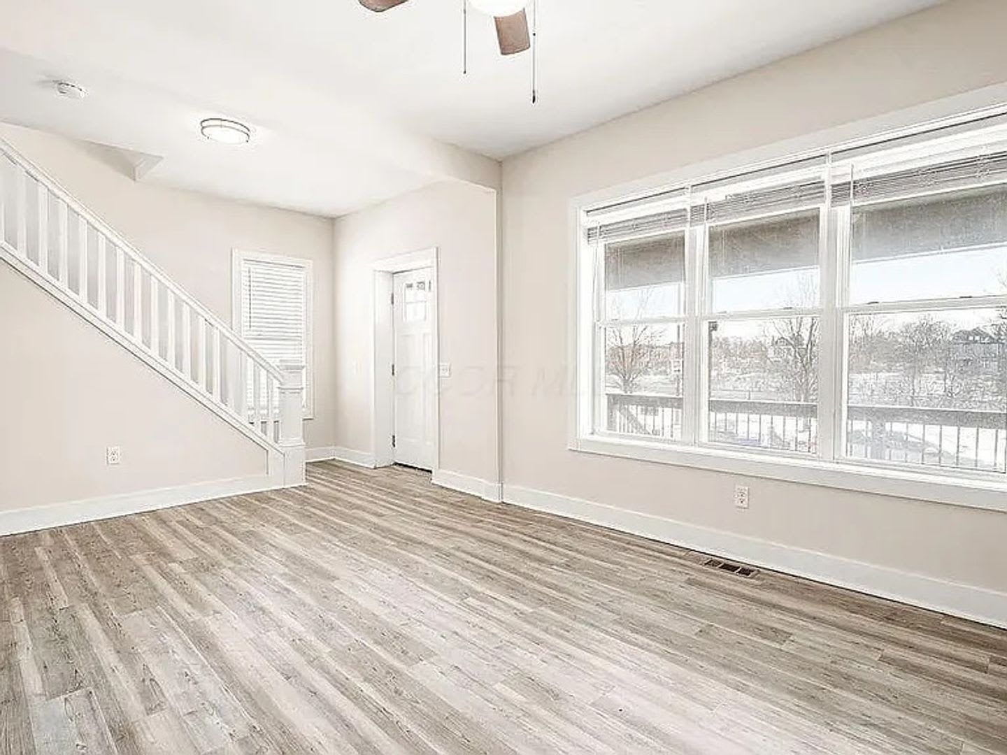 4 Bedroom Home Close to Downtown – photo 2