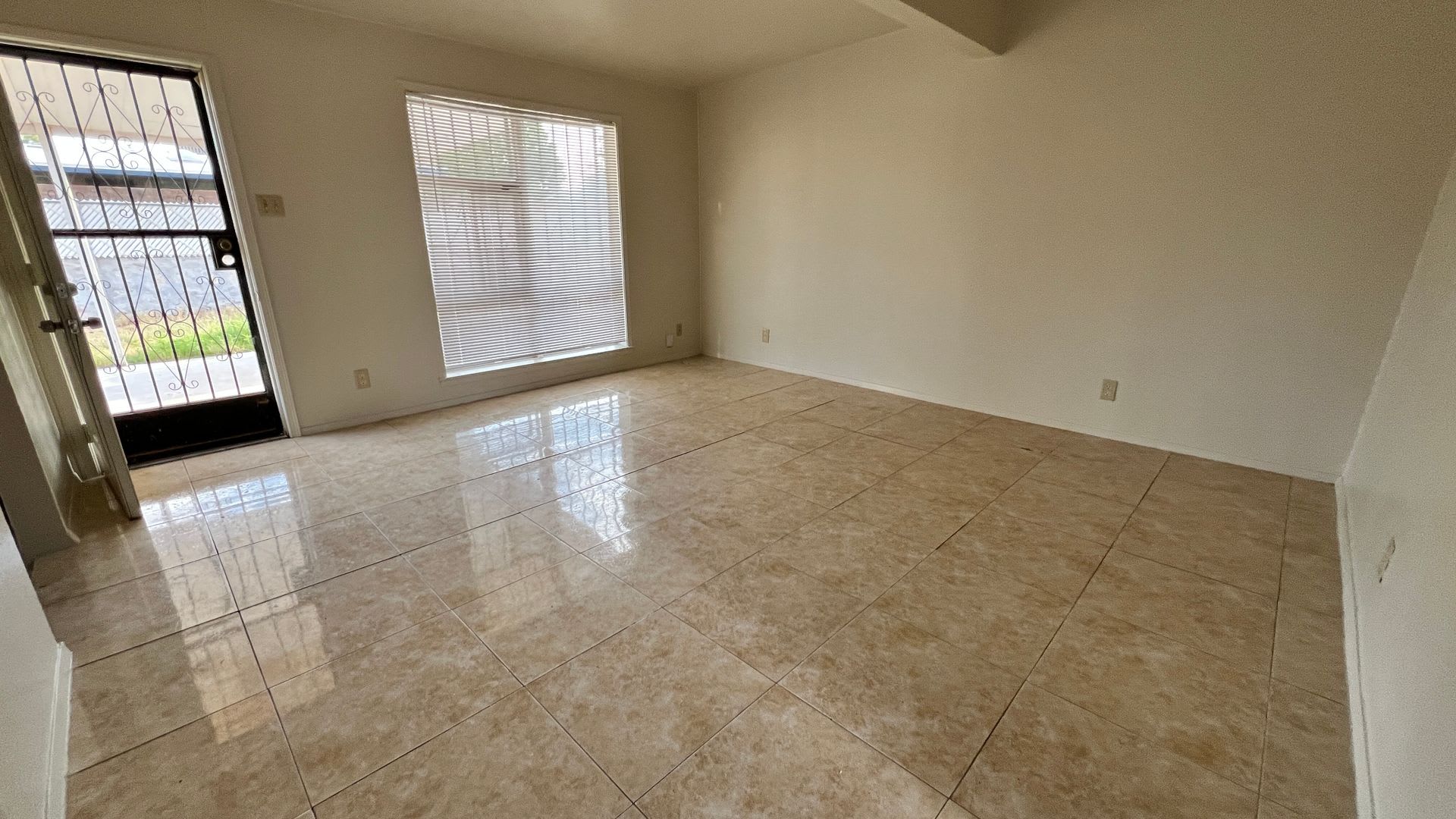 3-Bedroom Northeast Home Near Fort Bliss – photo 3