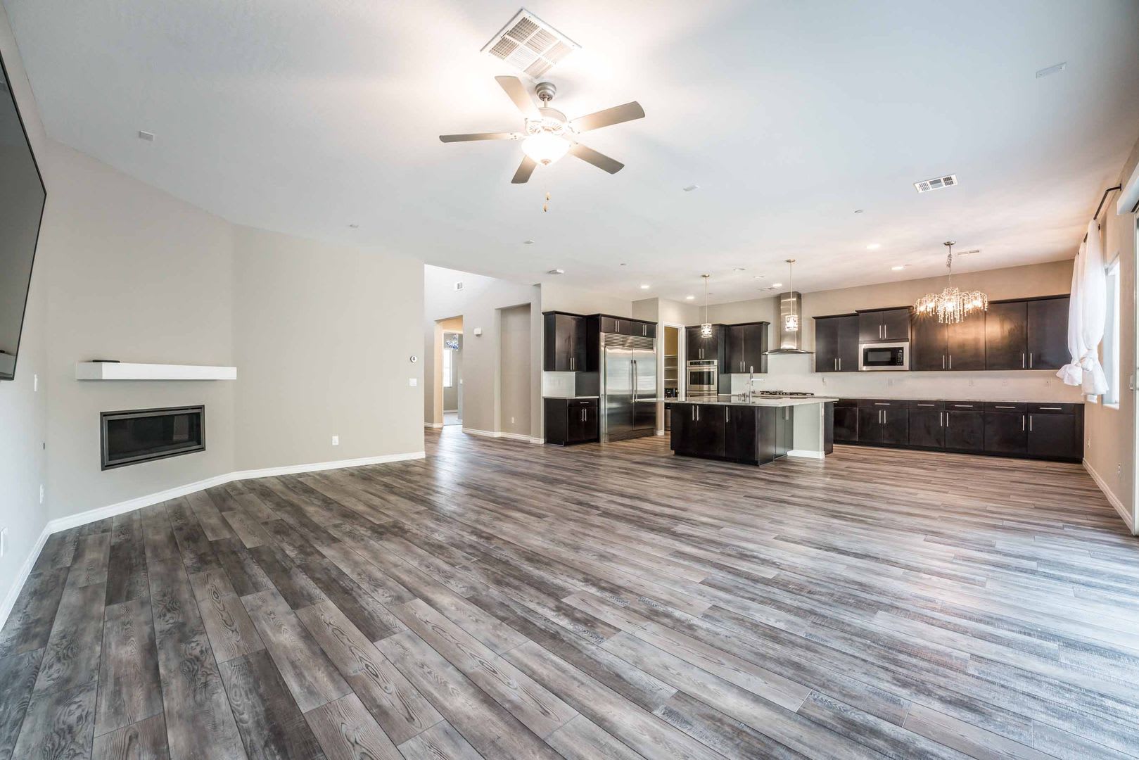 A stunning 4 Bedroom home nestled in the prestigious community in Henderson! – photo 5