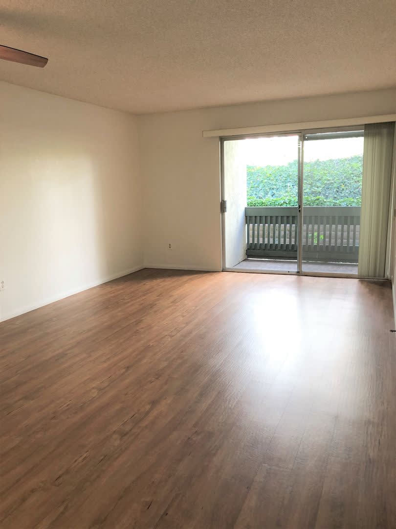 Available Now! 1-Bedroom Condo in Bay Ho – photo 4