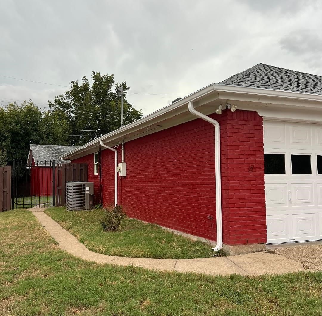 1500 Hyde Park Boulevard – photo 2