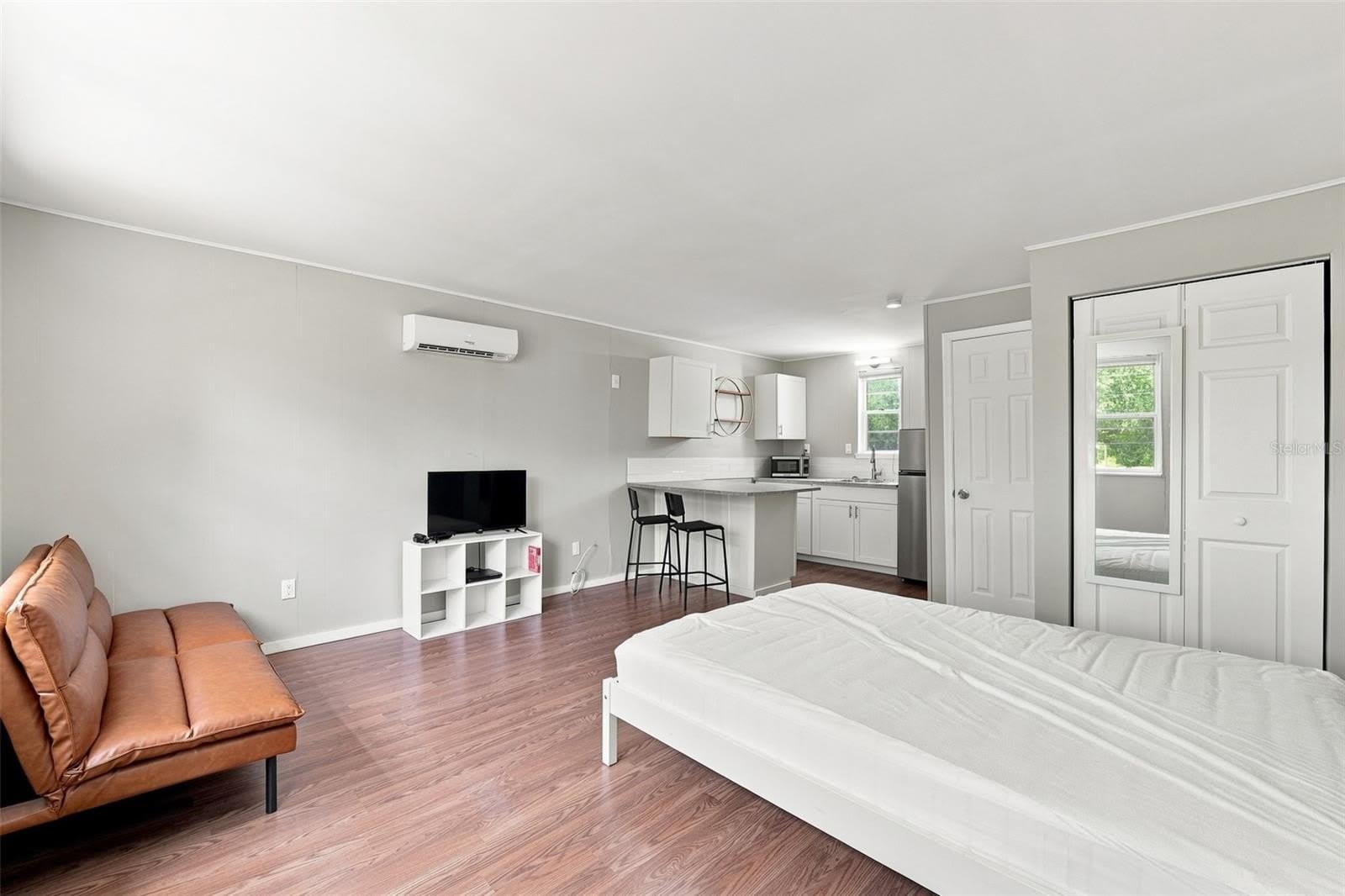 6027 1St Avenue N – photo 4
