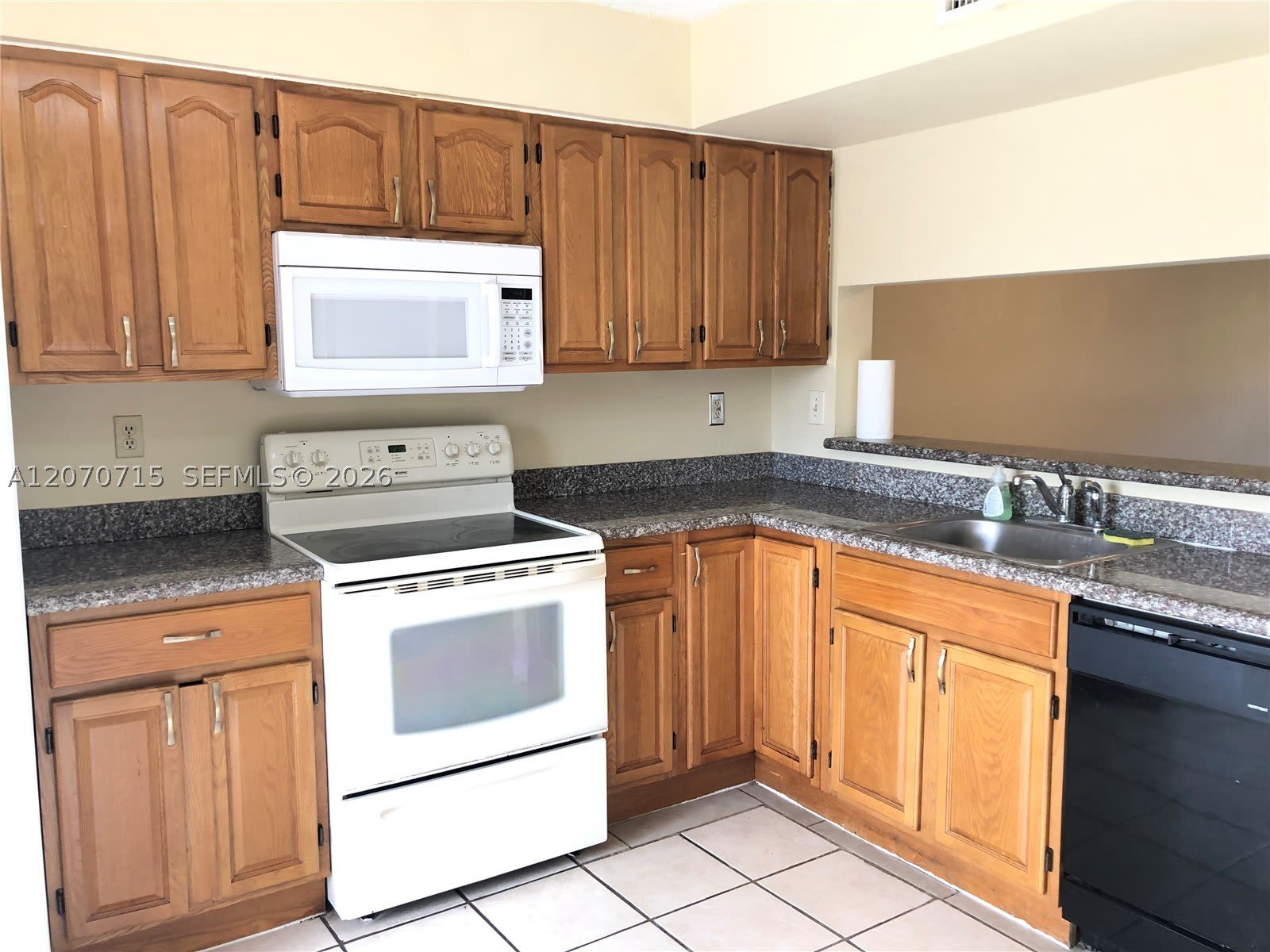 14902 SW 82nd Ln – photo 5