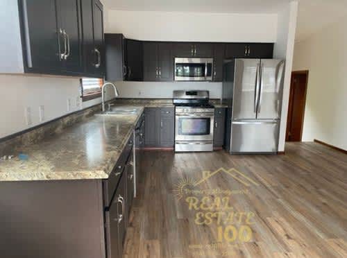 1501 Southeast Oar Avenue – photo 2