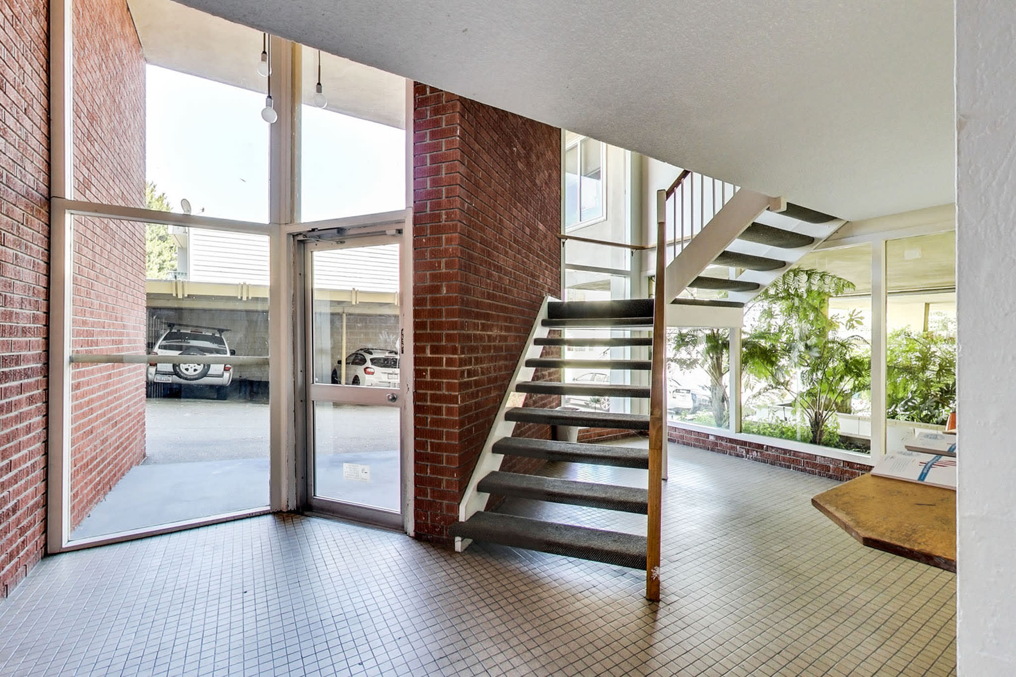 642 ALVARADO Apartments – photo 3