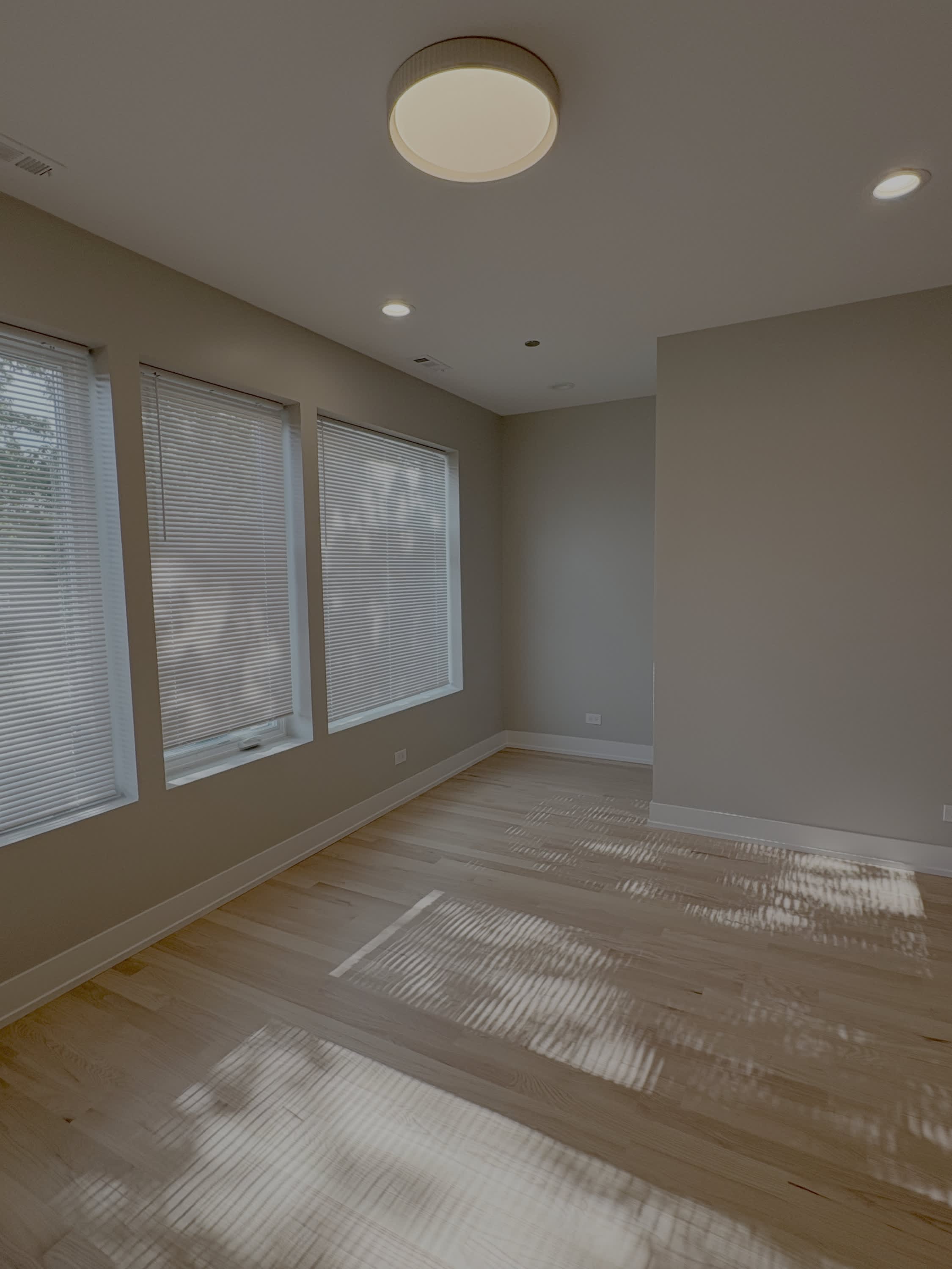 6455 South Saint Lawrence Avenue – photo 5