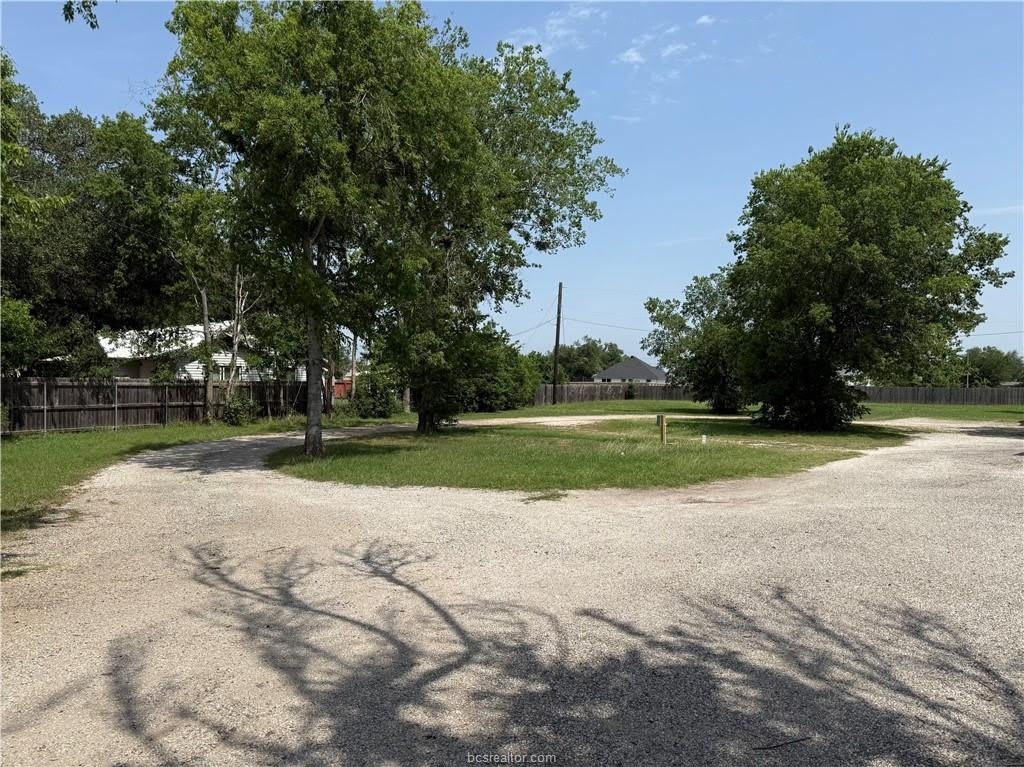 1805 W Highway 21 – photo 1