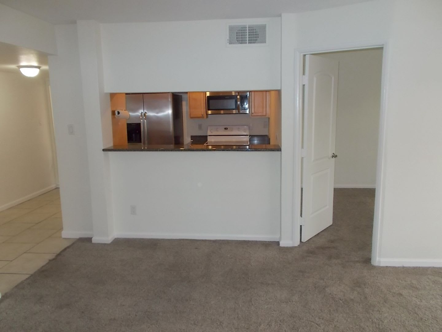 Fabulous 1st Floor Condo with 1 Bedroom, 1 Bathroom and Den In LV Country Club! – photo 5