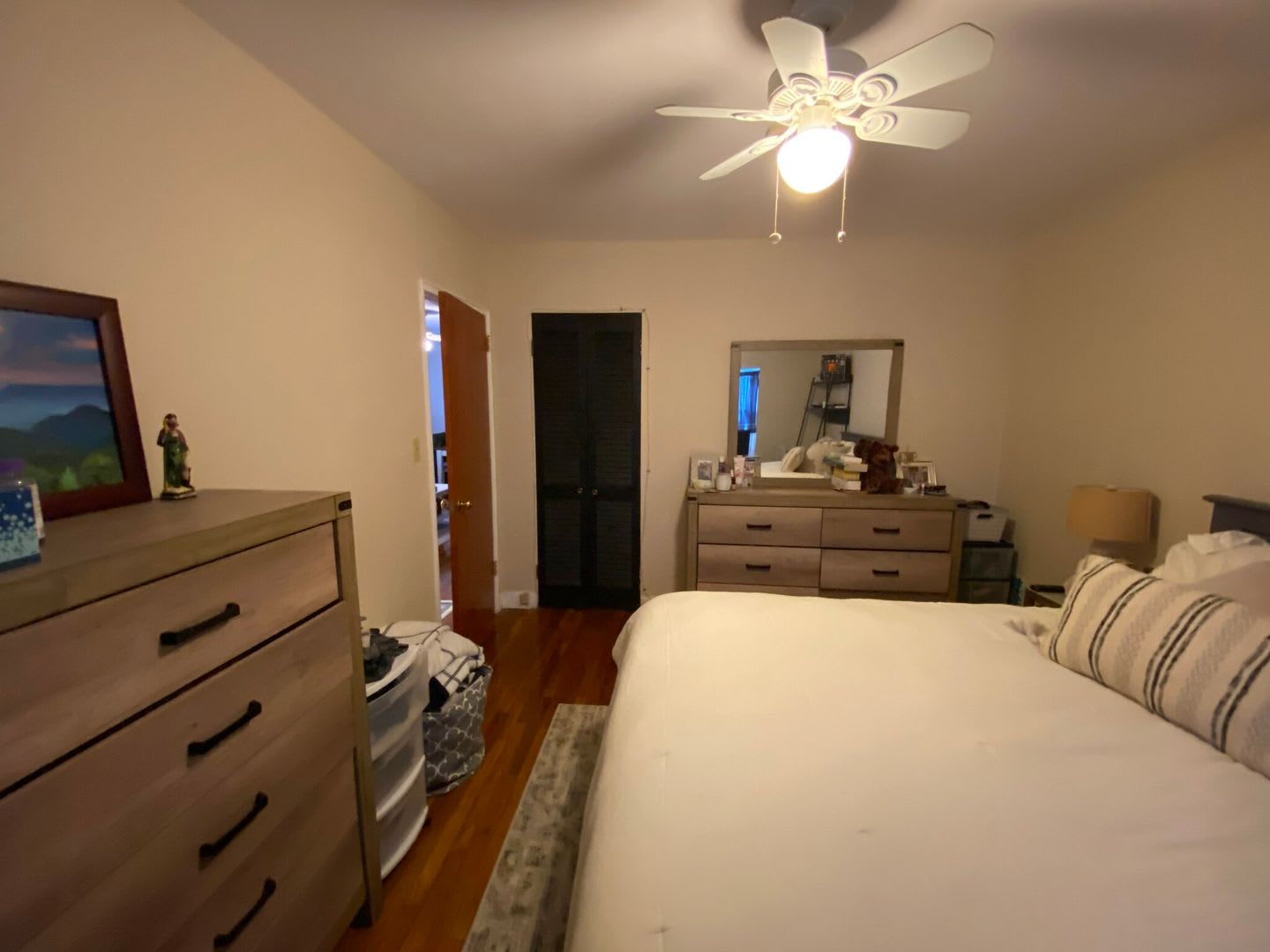 Huge and Sunny Apt near Cleveland Circle and T's! Heat and Hot Water Included! Cat Friendly! – photo 4