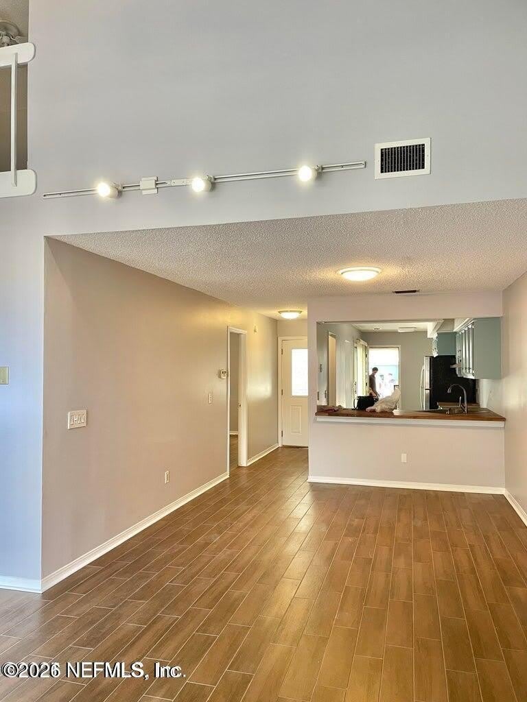 1185 ROMAINE Circle W – photo 5