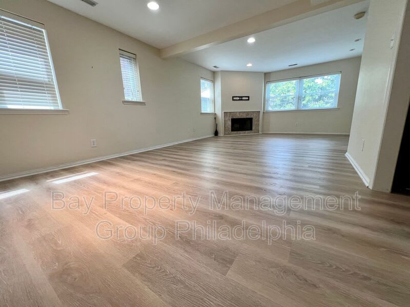 237 Montgomery Ave – photo 3