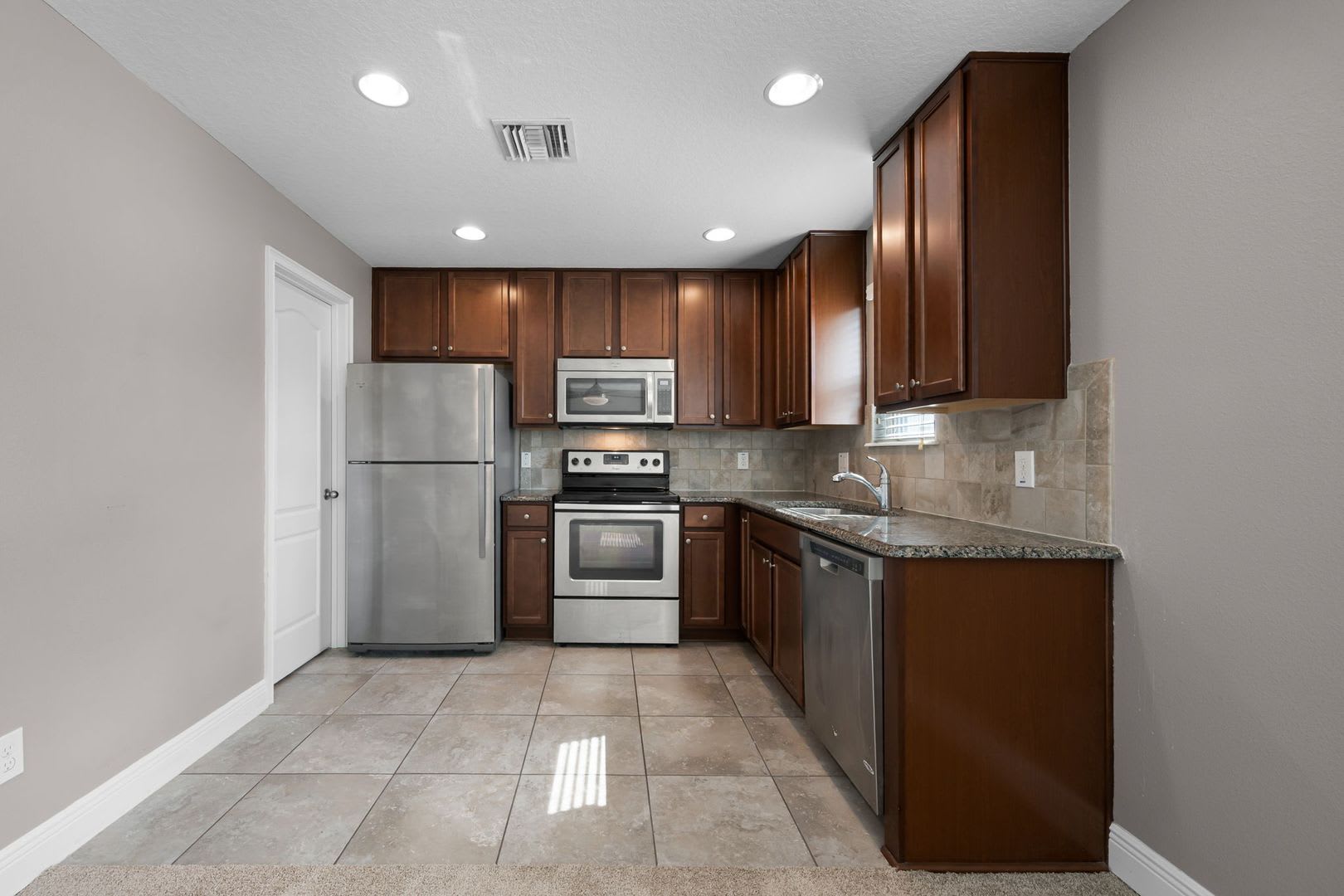 New Windermere Rental – photo 5