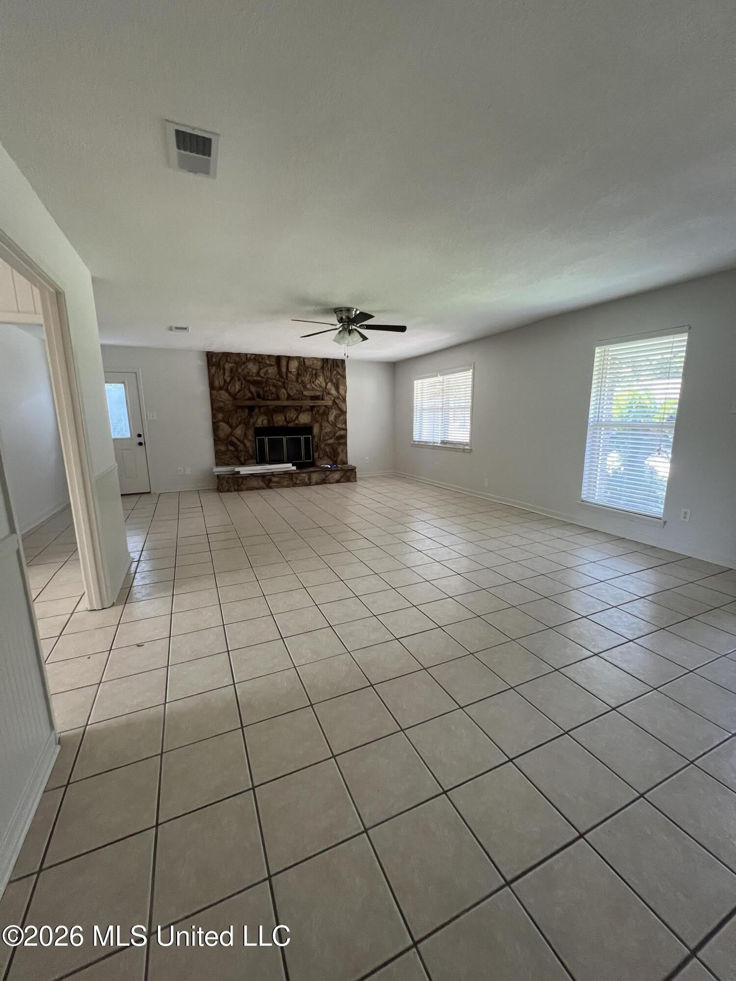 2819 Lawnwood Drive – photo 4
