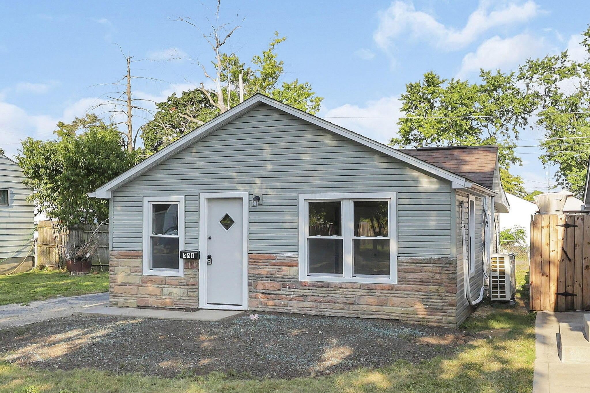 561 Erickson Avenue – photo 3