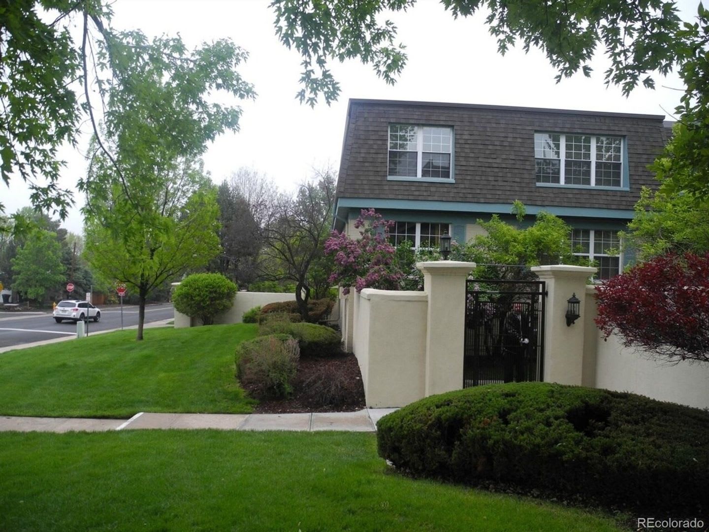 Charming 3BR Condo in Denver – photo 1