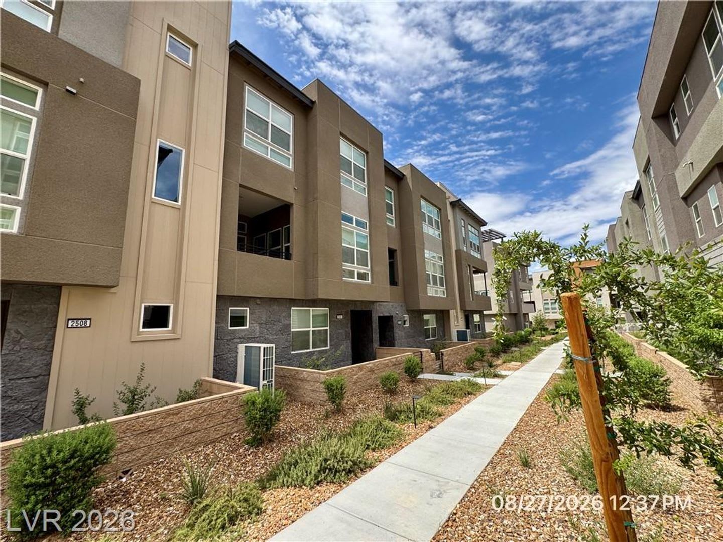 4-Bedroom Townhome in Inspirada with Covered Balcony – photo 3