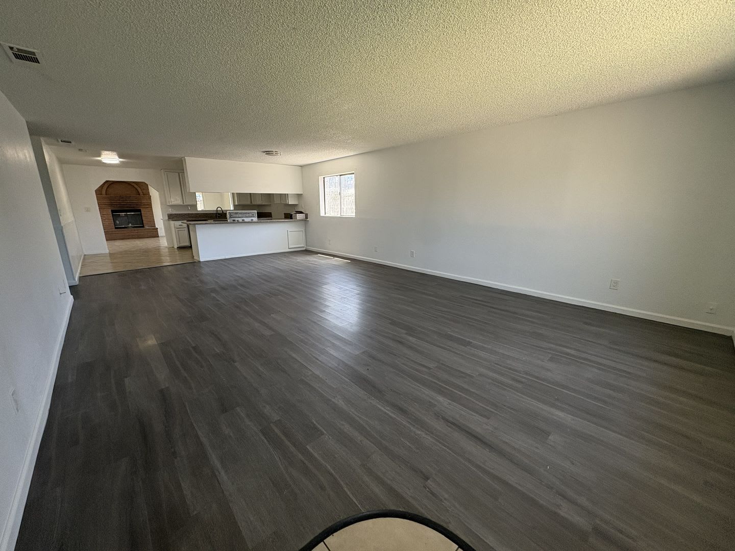 Large Living Area Rear Yard Has Rv Access – photo 2
