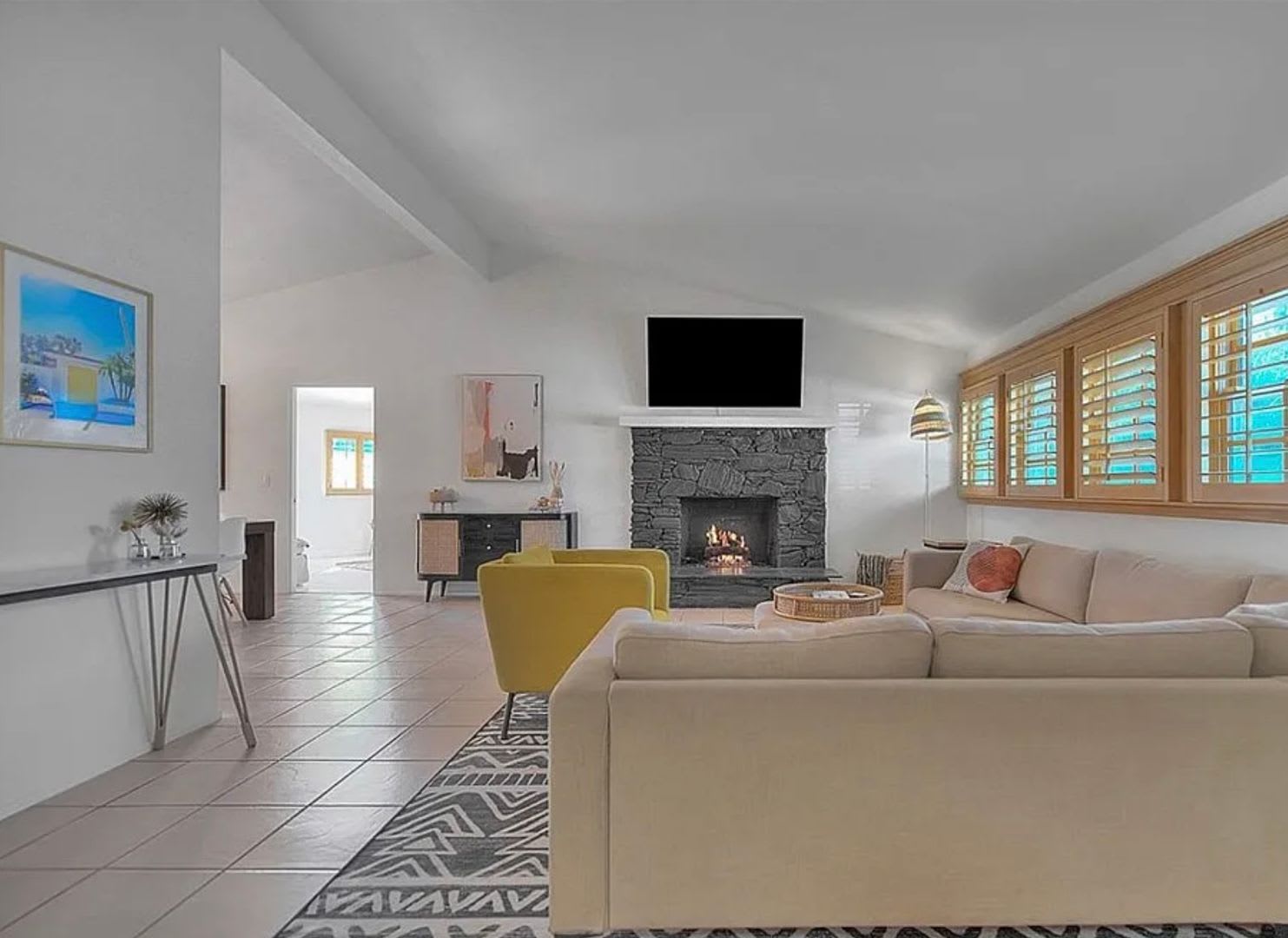 Stylish Palm Springs Home With Indoor Outdoor Living – photo 2