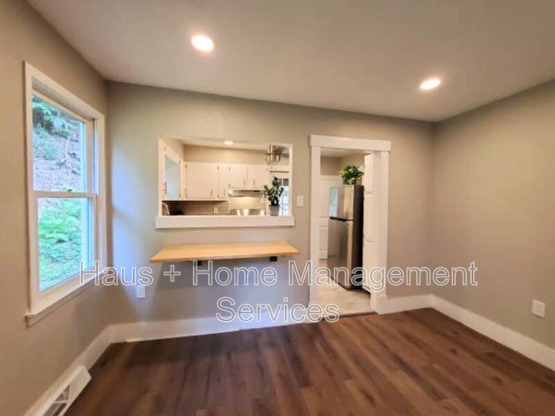 517 Washington Street – photo 3