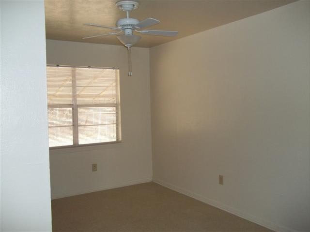 910 Hill St – photo 4