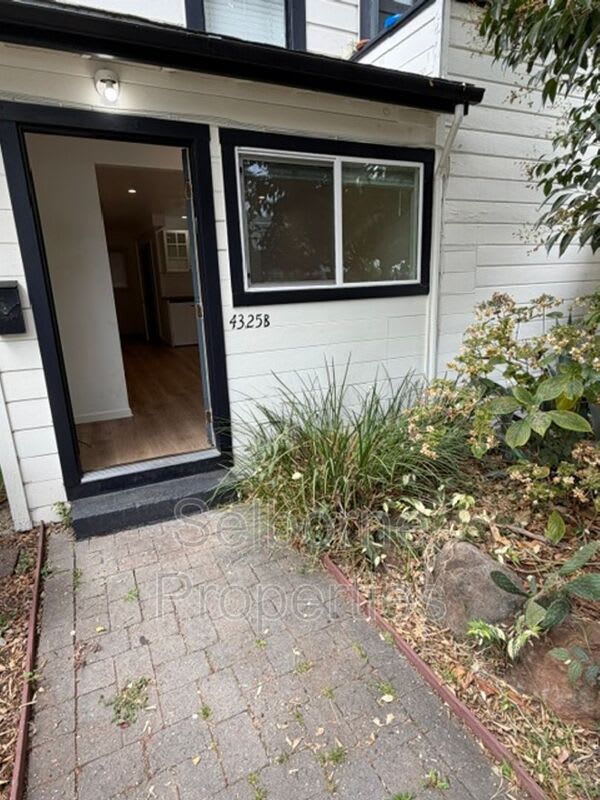 4325B Essex Street – photo 2