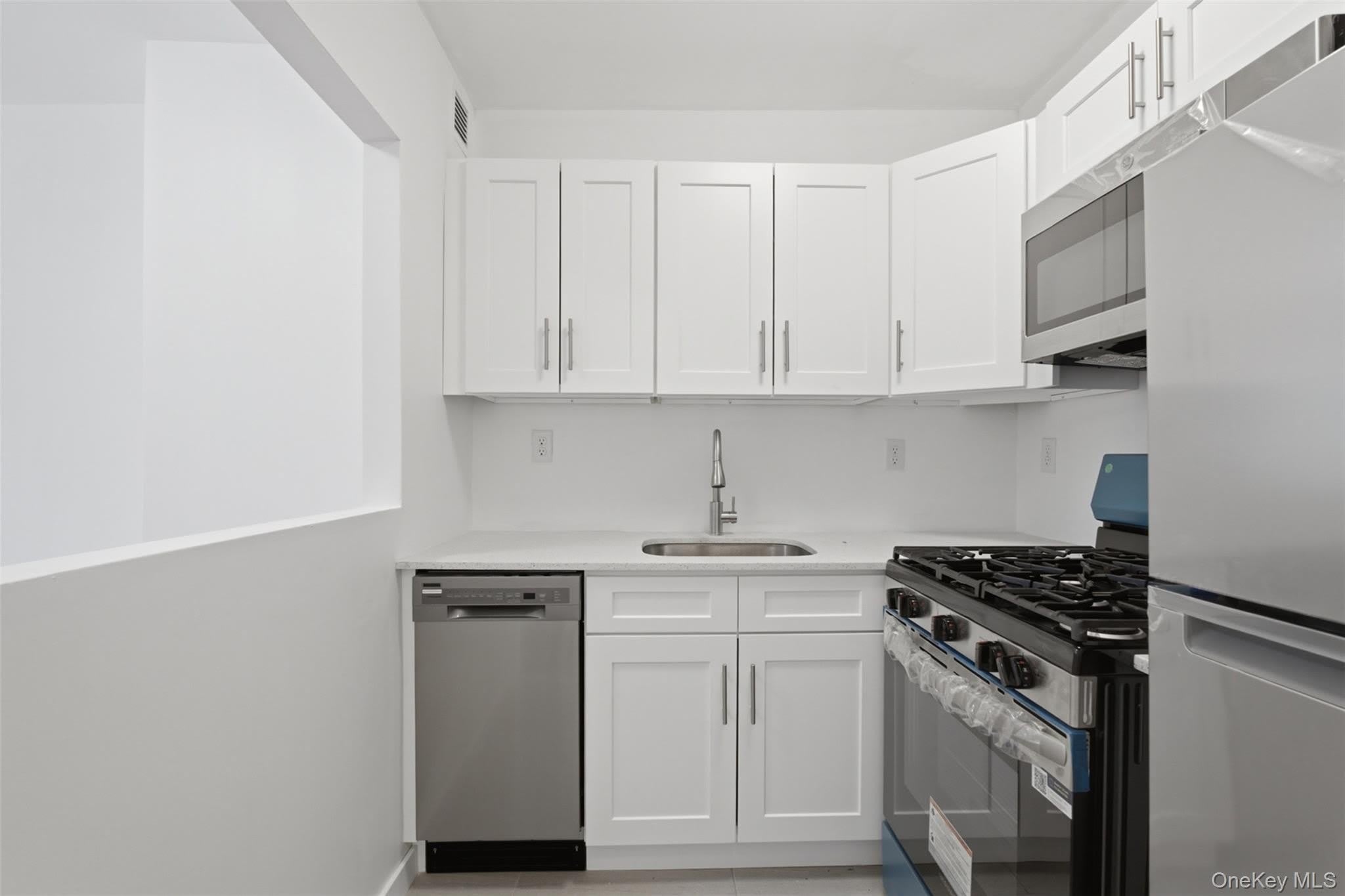 671 Bronx River Road – photo 5