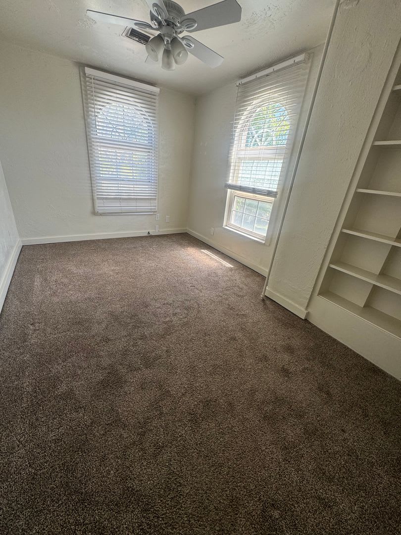Beautiful 2 bedroom for rent in SLC! – photo 4