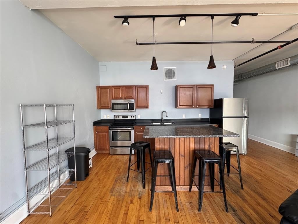 135 Washington Street – photo 2