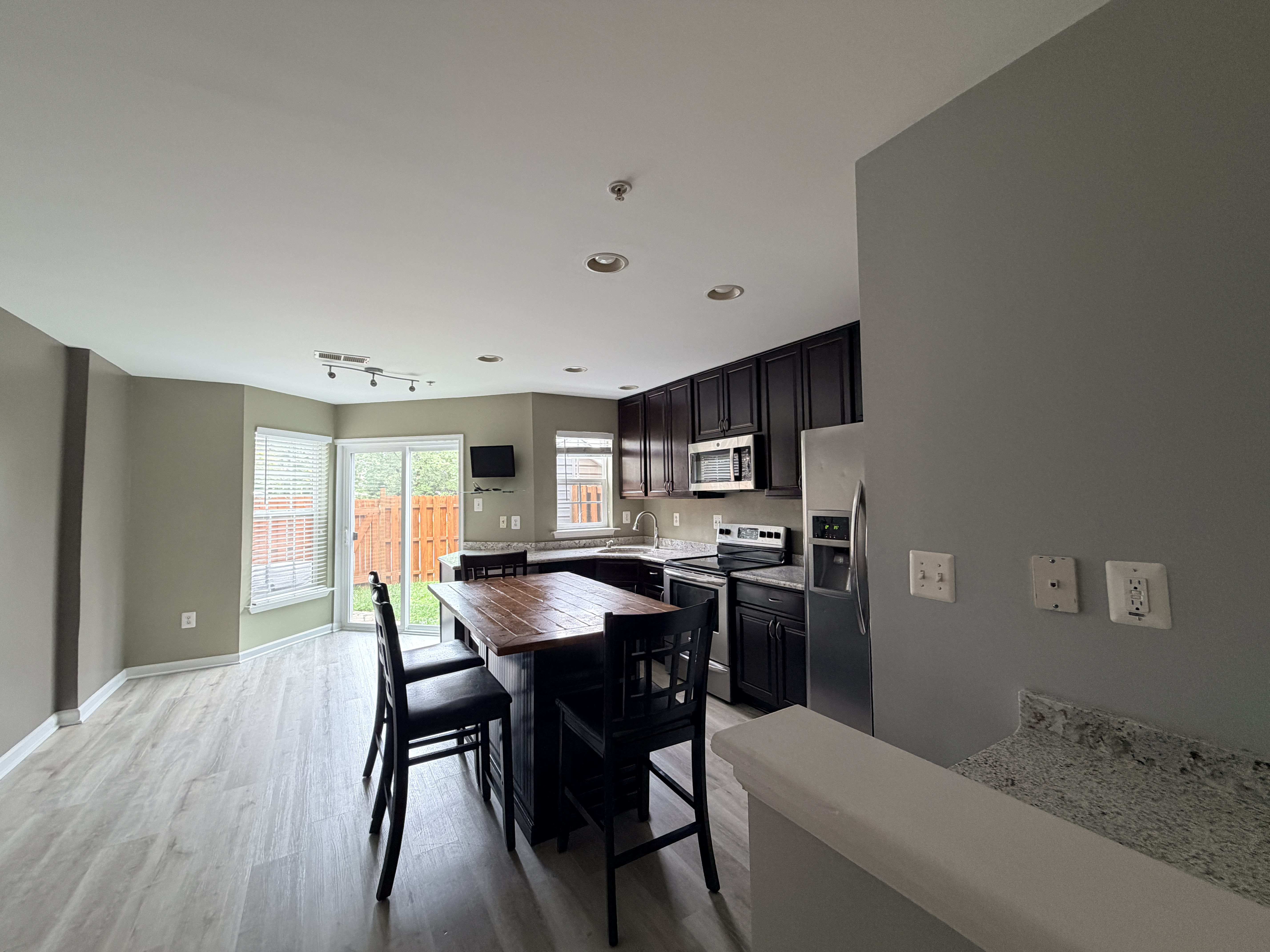 605 Tivoli Rd – photo 5