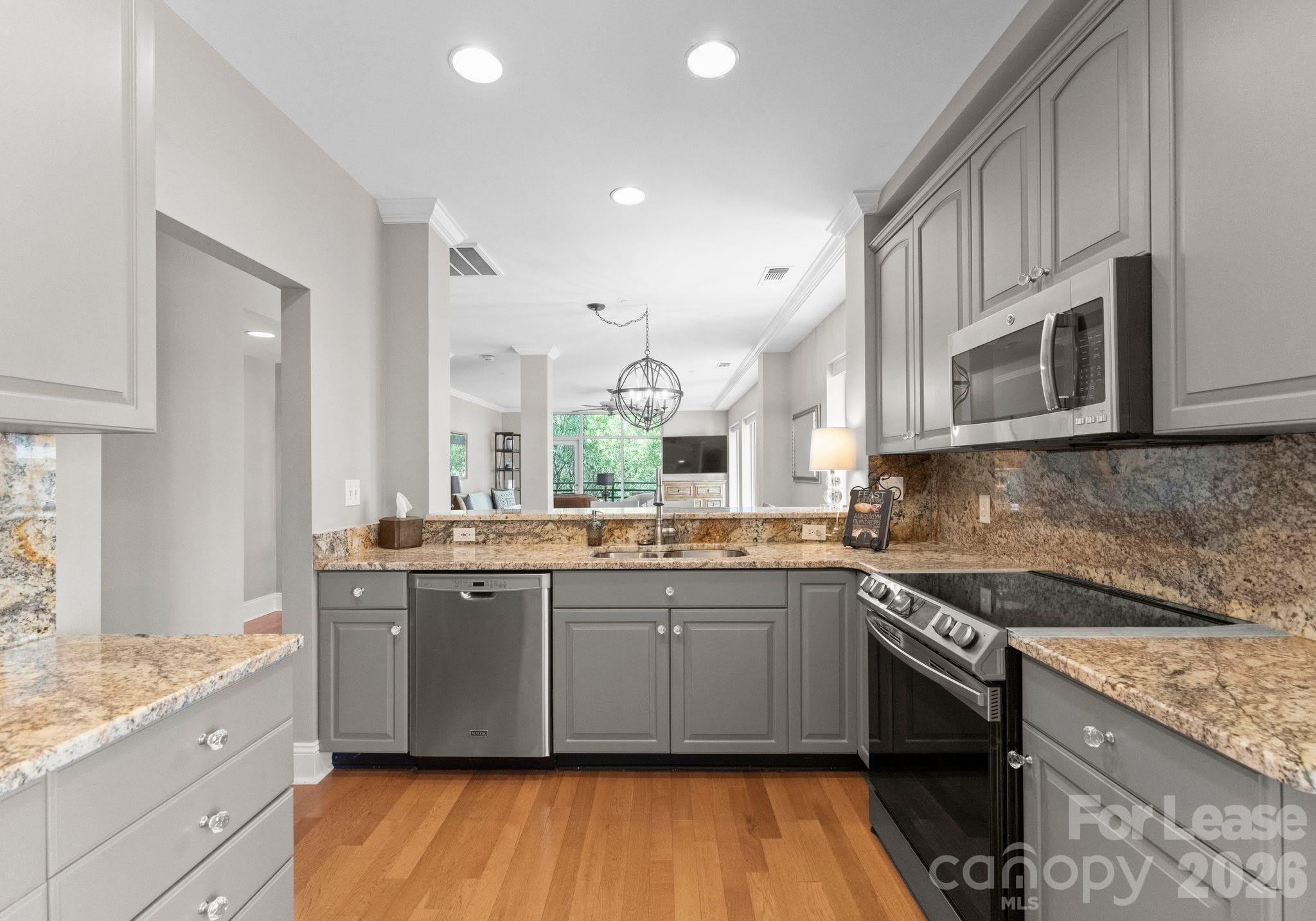 400 N Church Street – photo 4