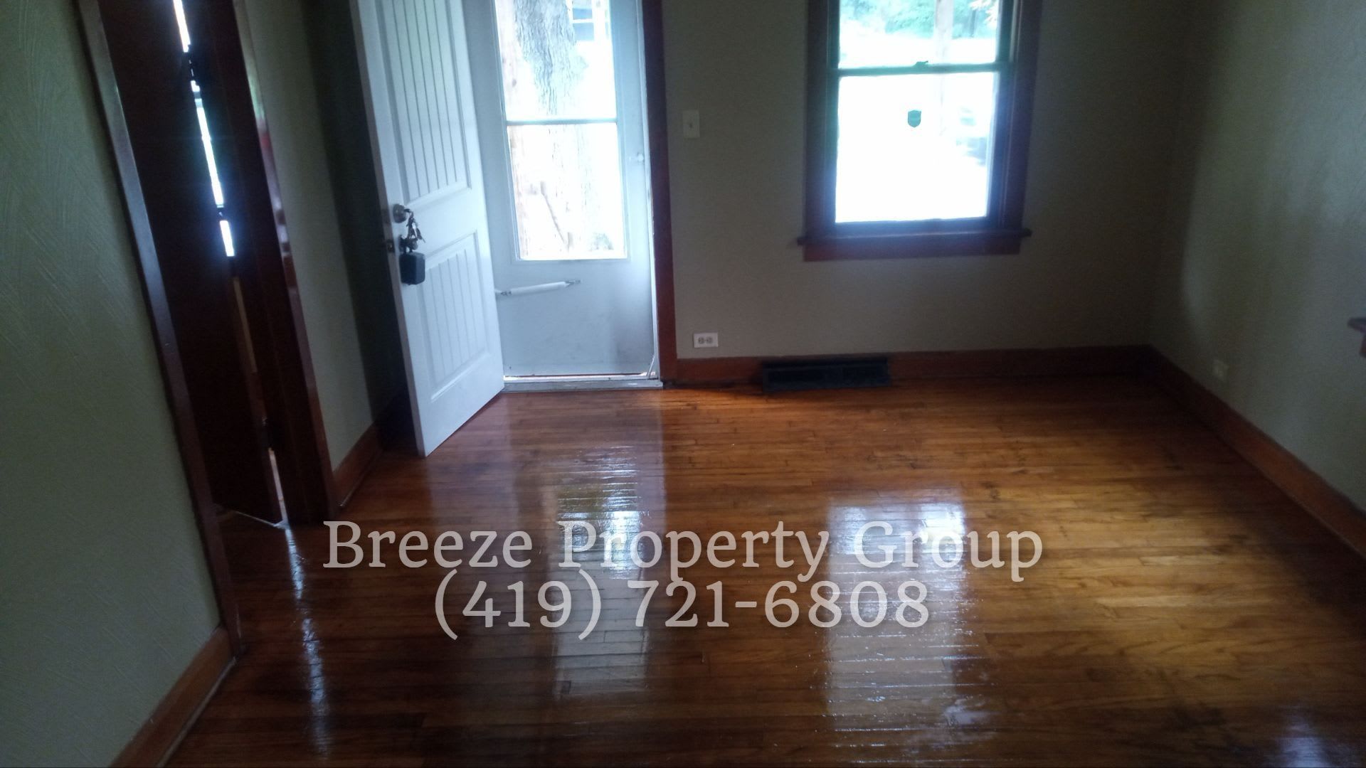 Two bedroom unit for rent in E Park St Toledo – photo 2