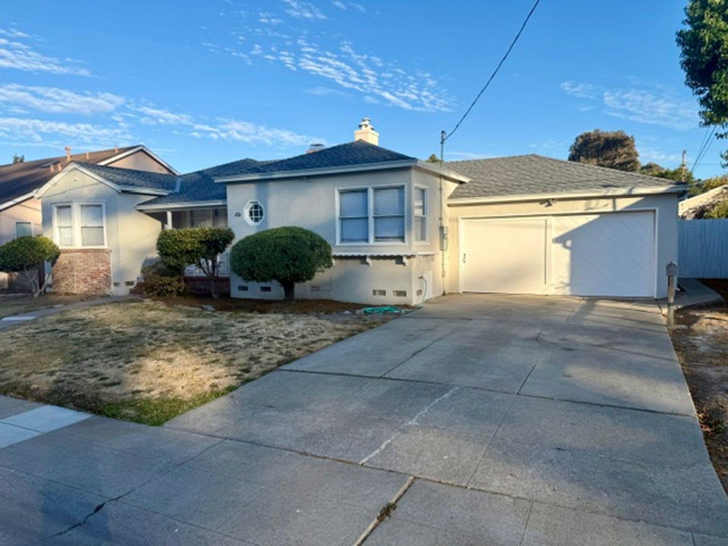 Walk to Trader Joe’s & Hillsdale! San Mateo Gem with Sprawling Backyard – photo 2