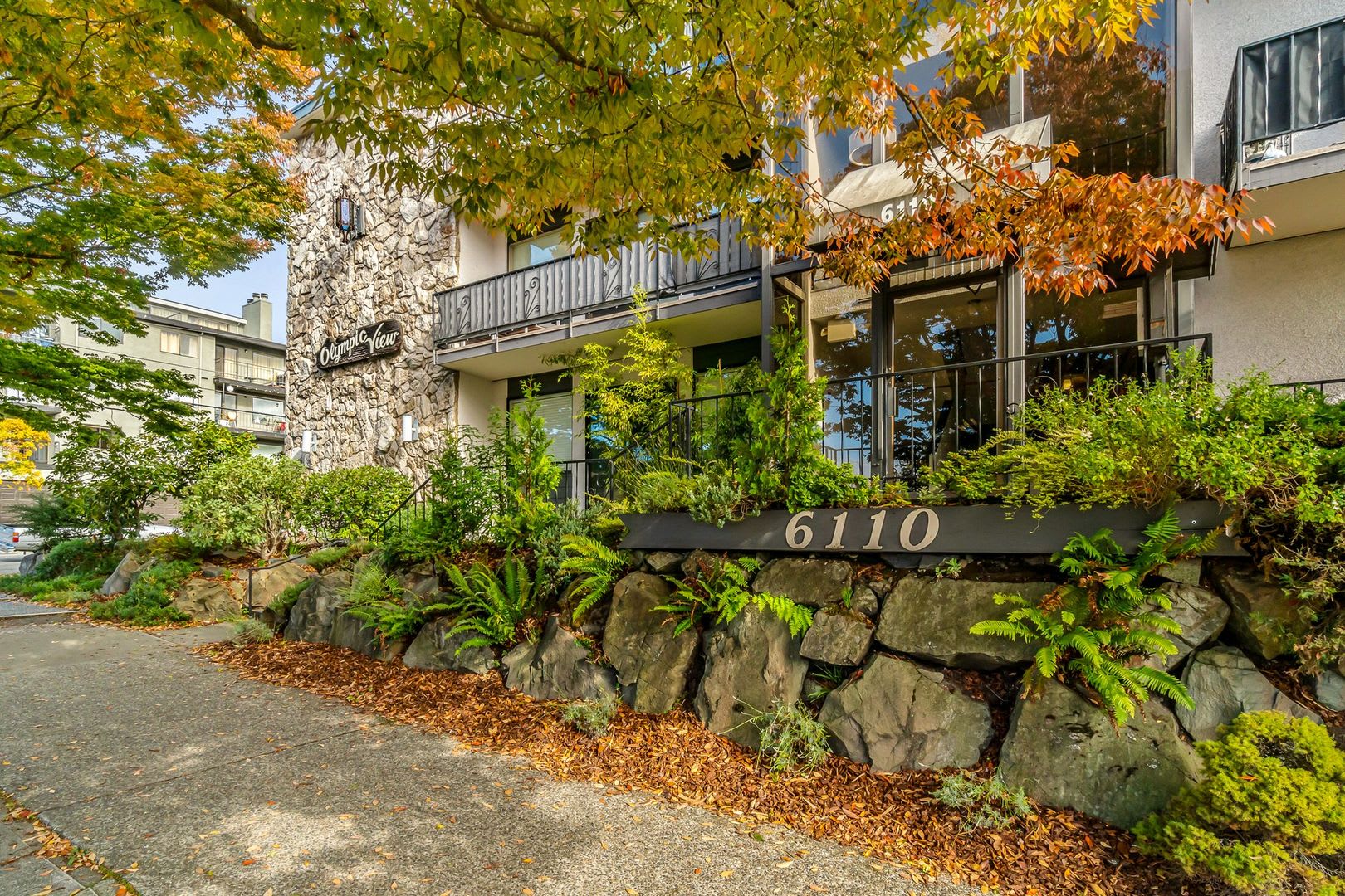 2 Bedroom 2 bath in the Heart of Ballard – photo 2