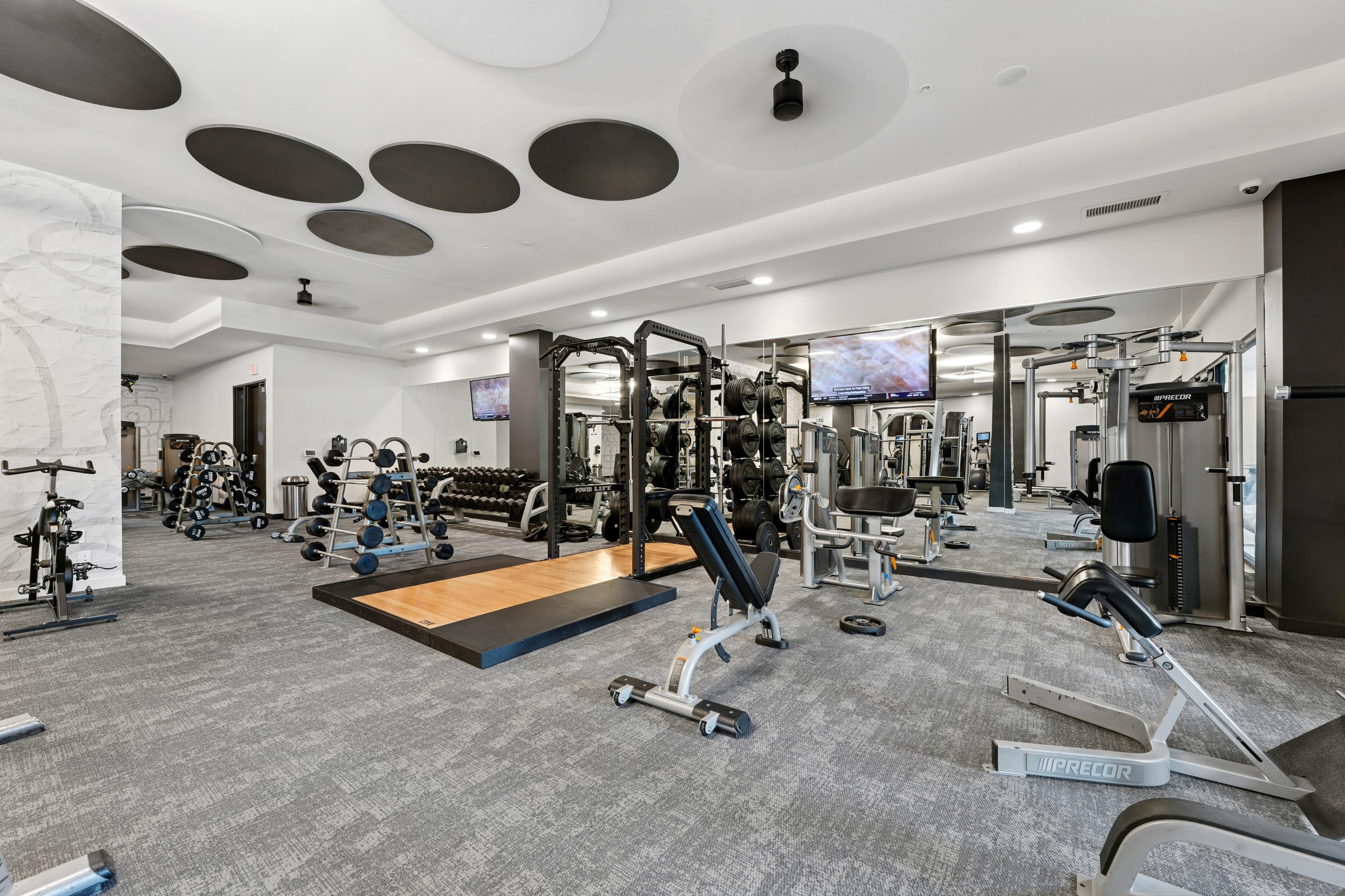 610 West – photo 3