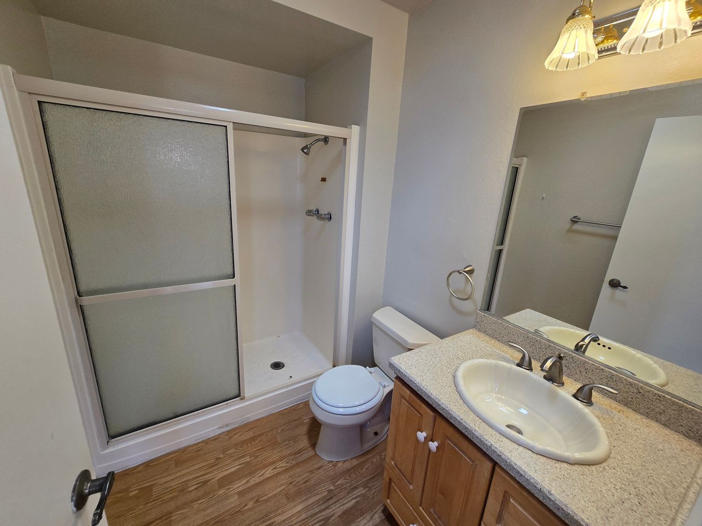 Move-Special: 1/2 off 1st month’s rent! Spacious 3-Bedroom, 2.5-Bath Townhome in Desirable La Jolla – photo 3