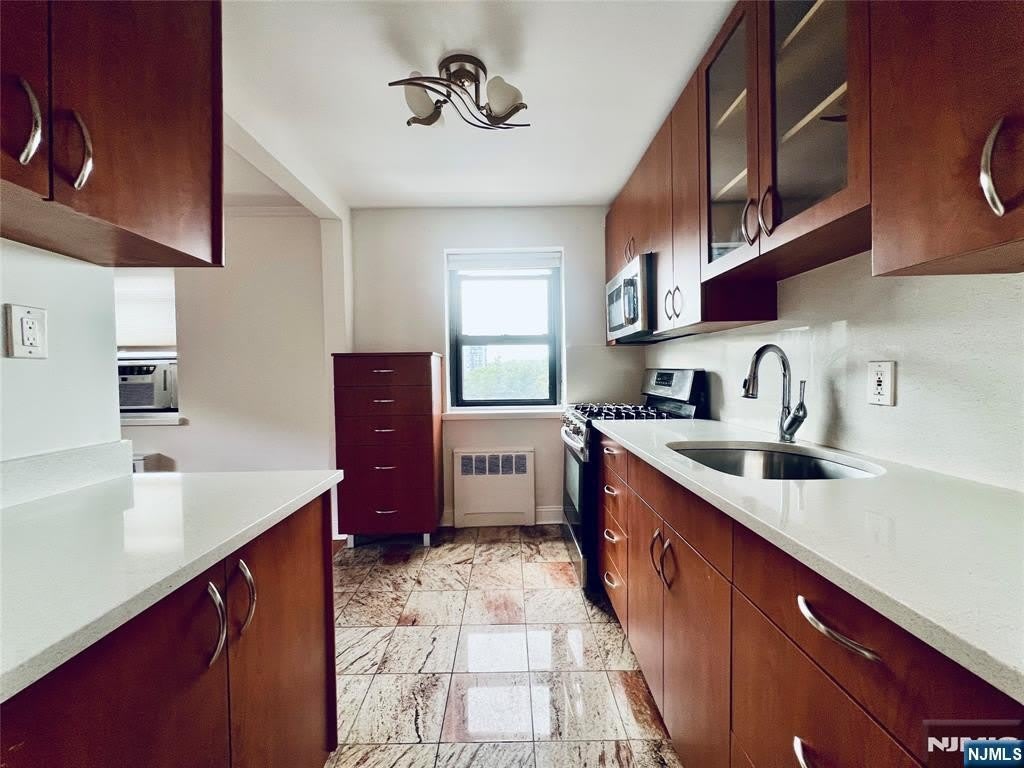 2333 Hudson Terrace – photo 5